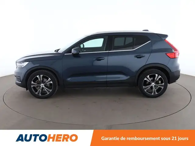 Volvo XC40 view 3