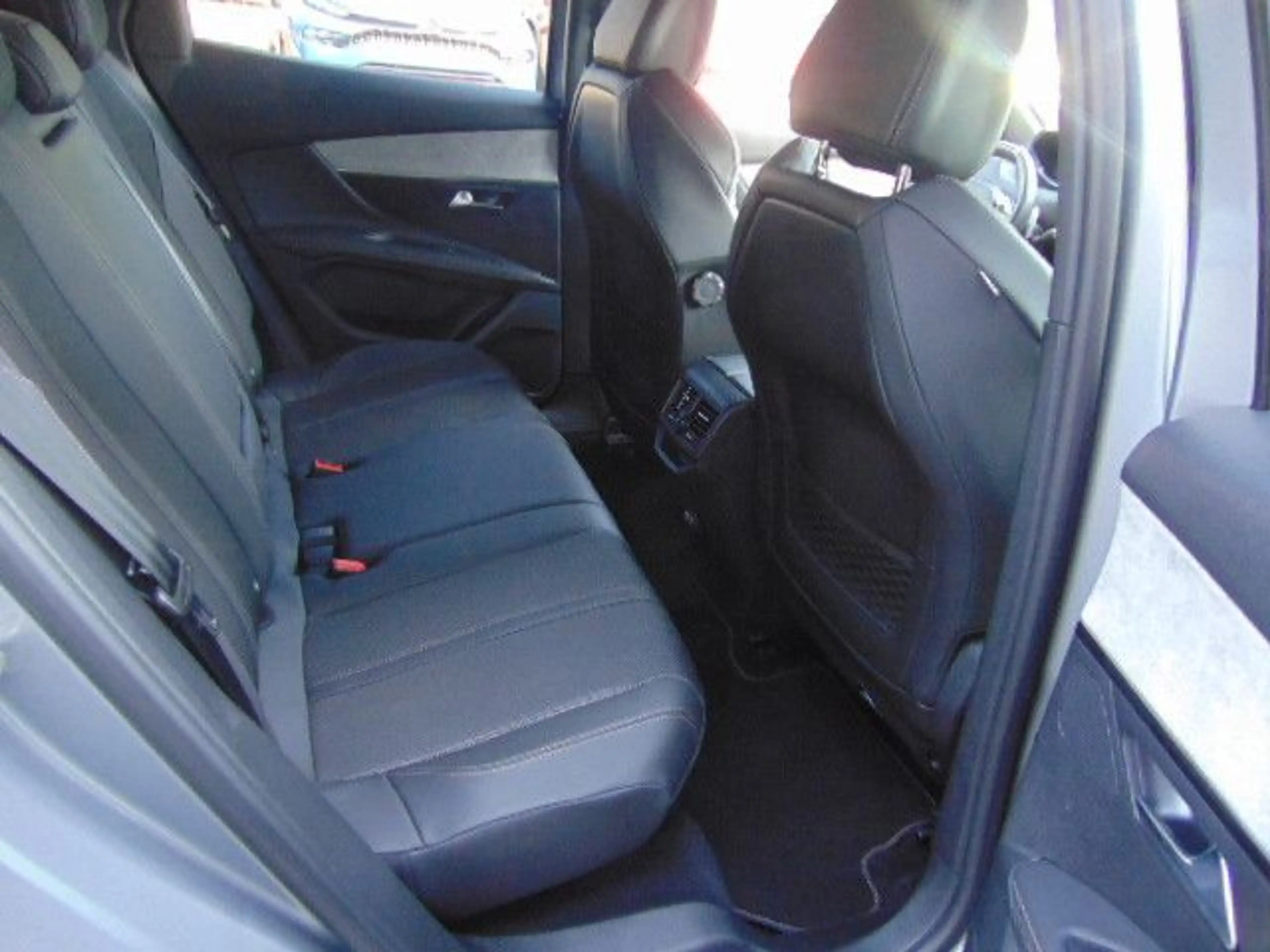Peugeot 3008 GT — photo 9