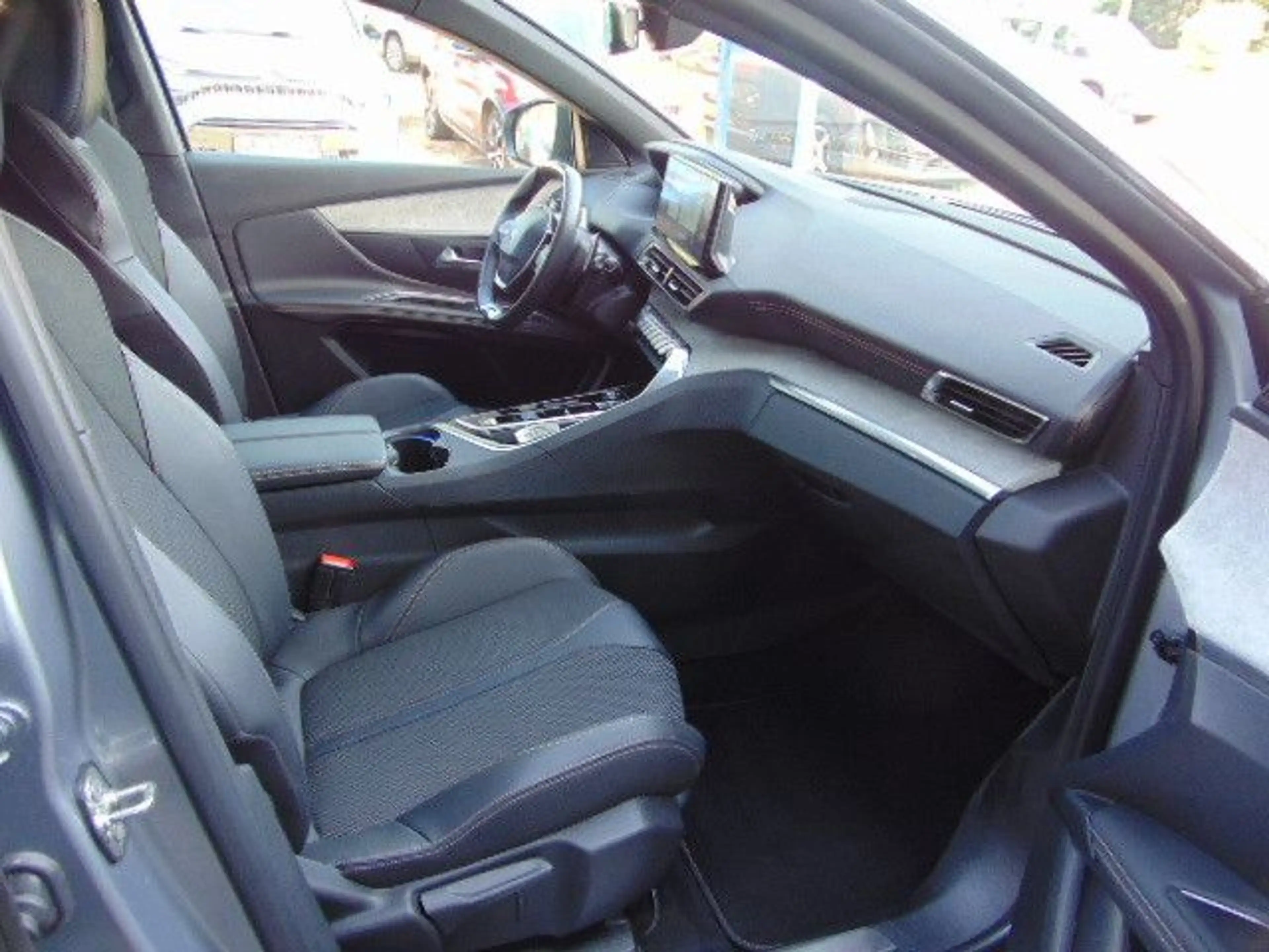 Peugeot 3008 GT — photo 10