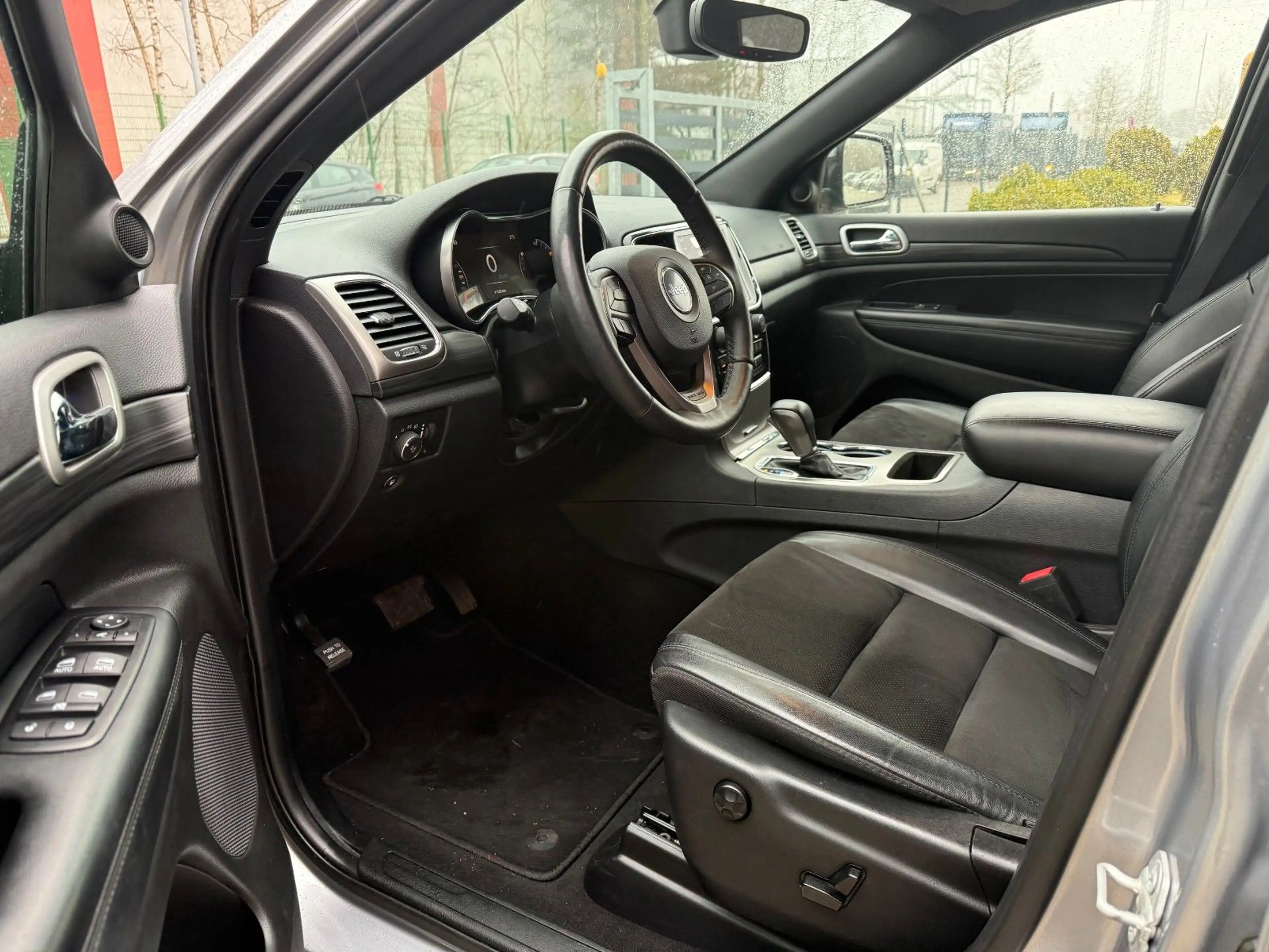 Jeep Grand Cherokee 3.6 L 4x4 Xenon 20 zoll — photo 5