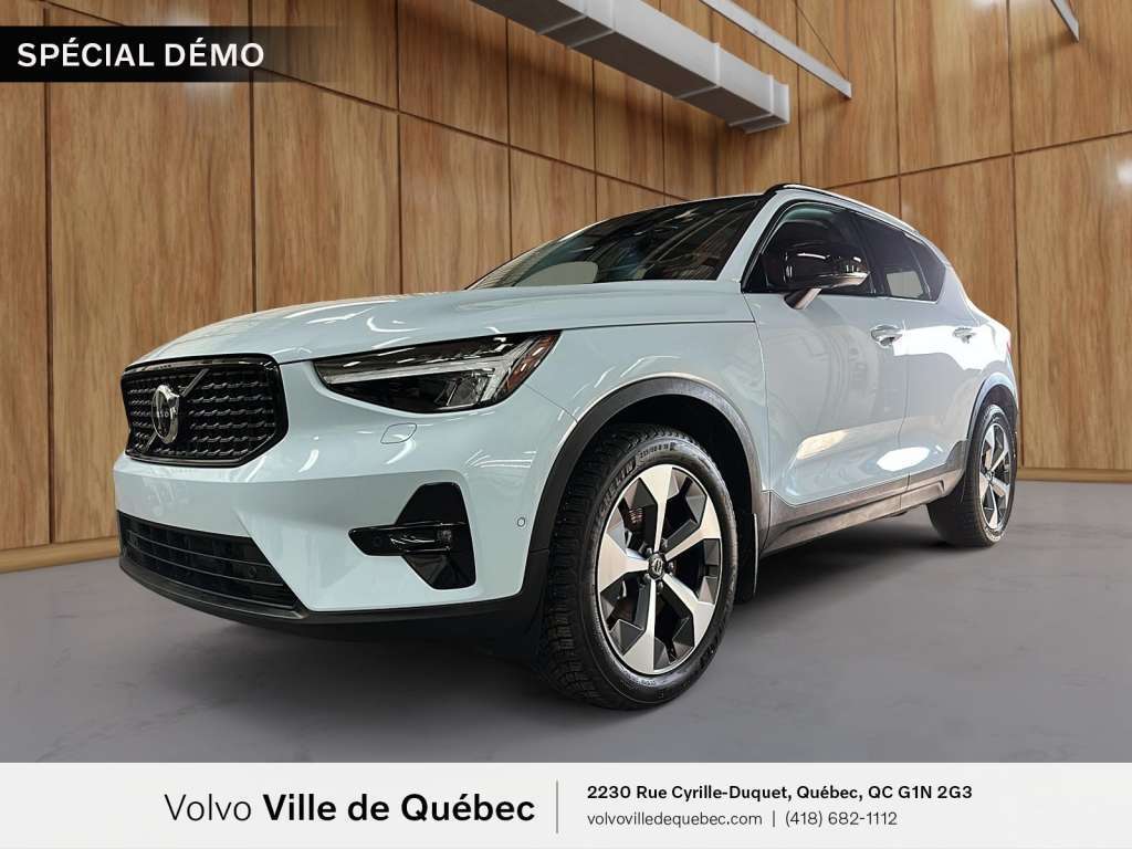 2026 Volvo XC40 B5 AWD Plus Dark Theme