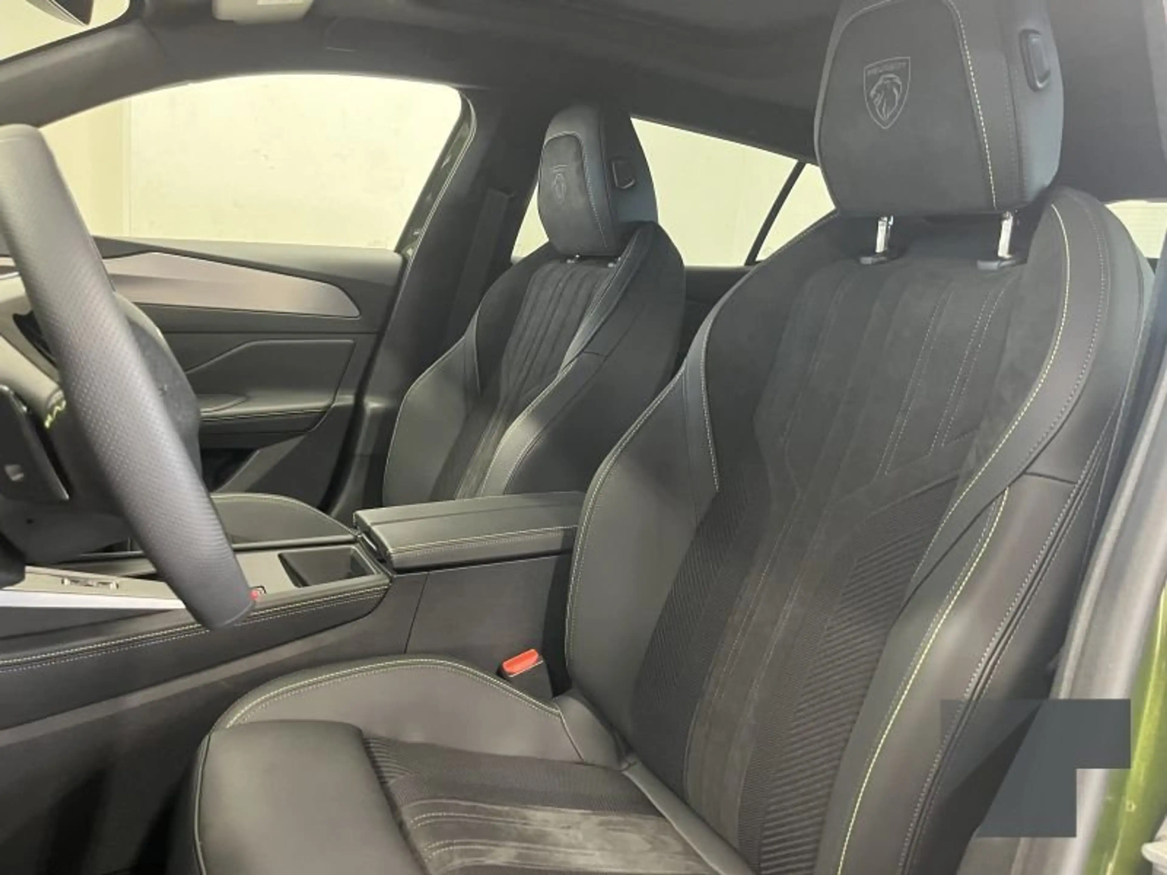 Peugeot 408 GT Exclusive Hybrid 145 ch e-DCS6 — photo 11