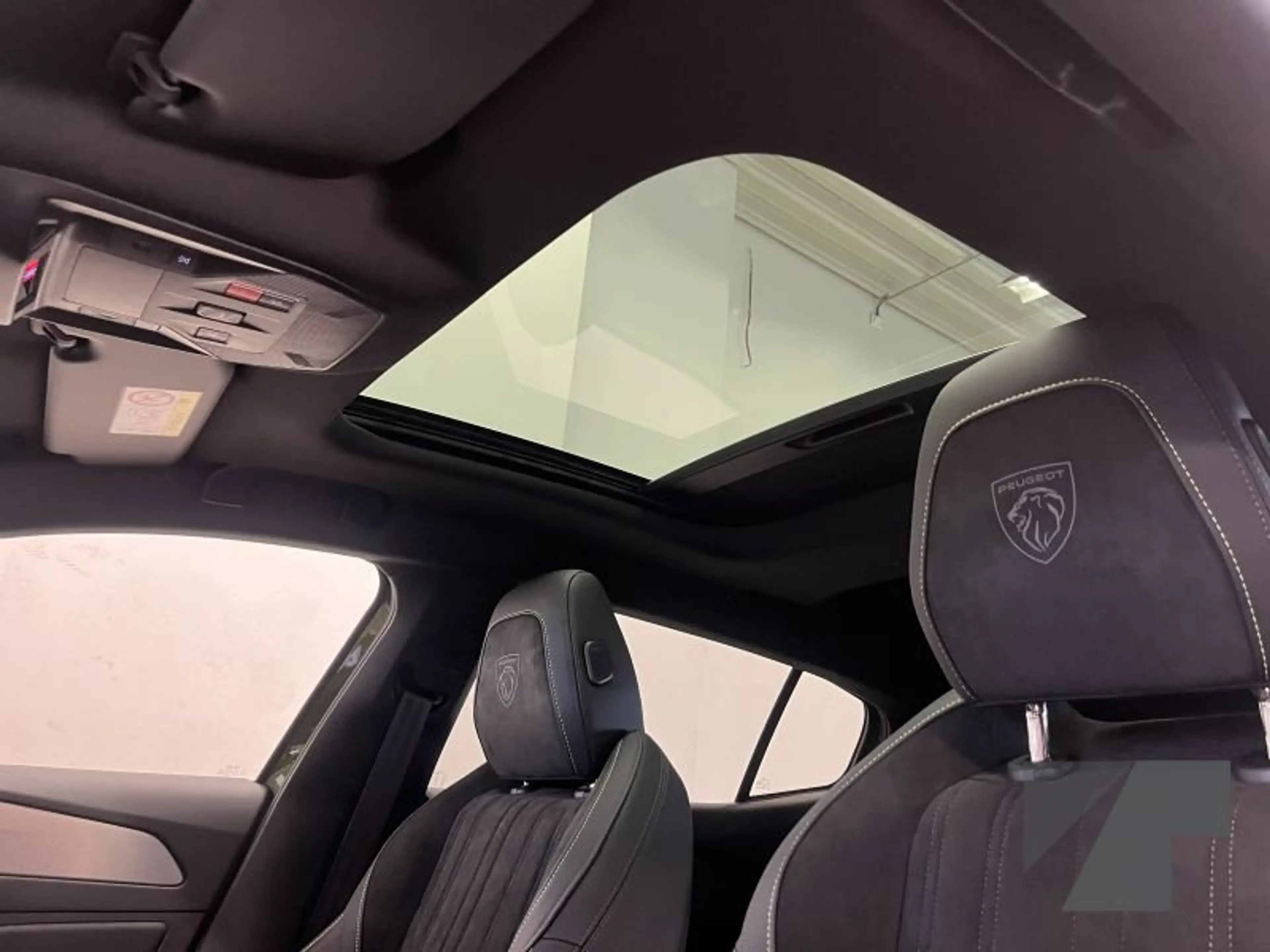 Peugeot 408 GT Exclusive Hybrid 145 ch e-DCS6 — photo 8