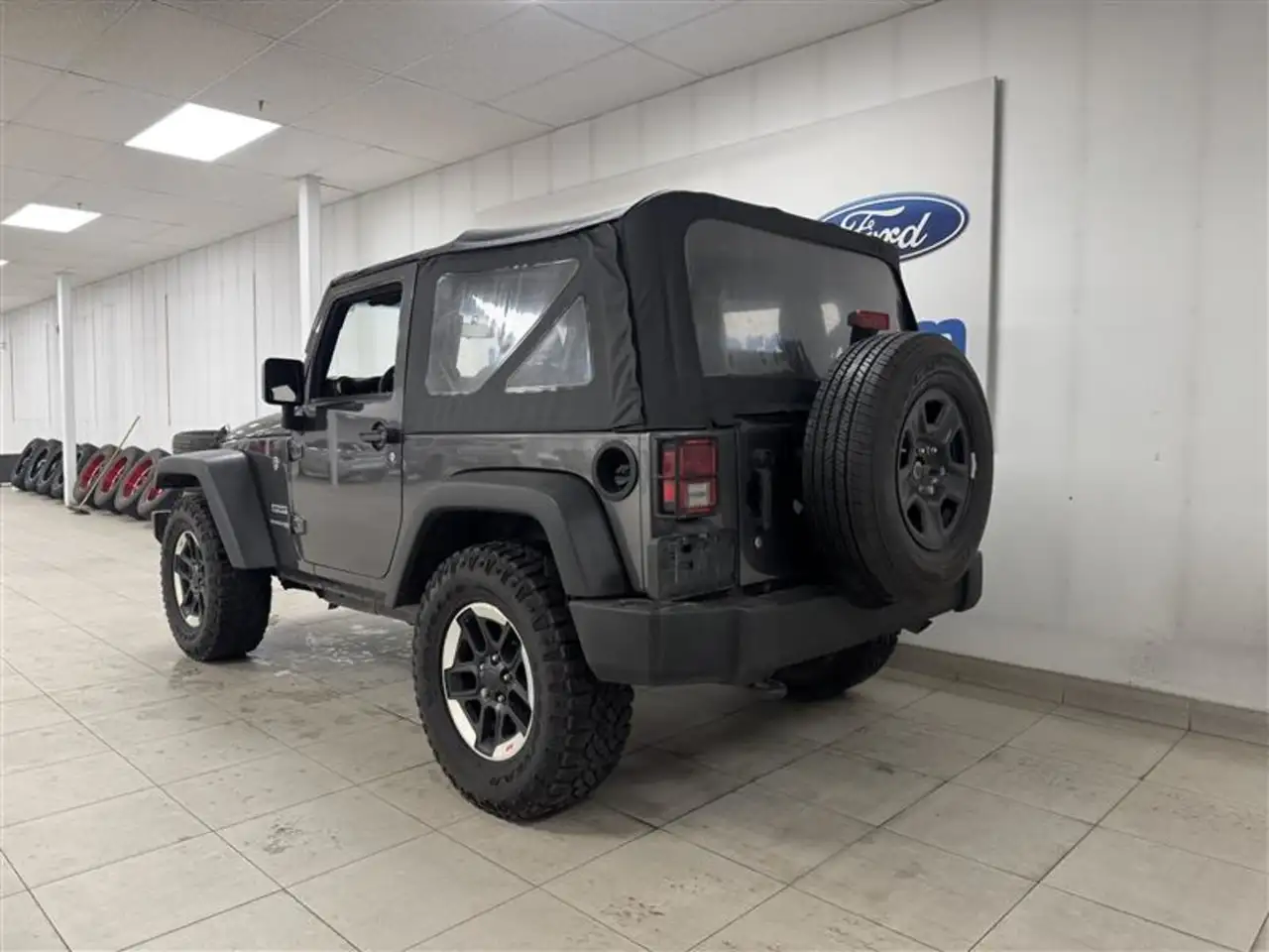 Jeep Wrangler снимка Jeep Wrangler