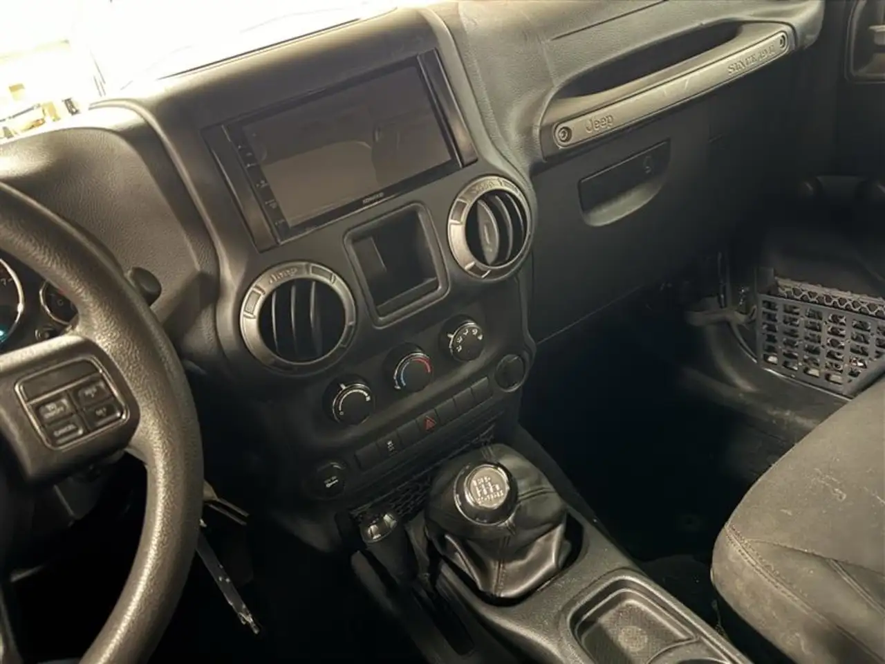Jeep Wrangler снимка Jeep Wrangler