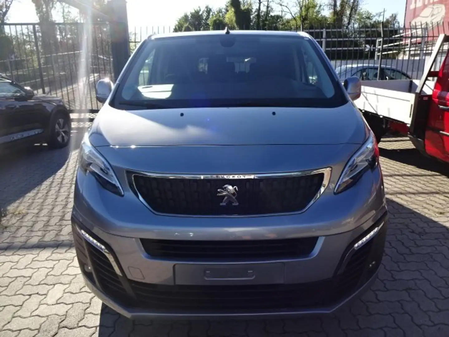 Peugeot Traveller 1.5 BlueHDi Business120cv 9 Posti Grigio - 2
