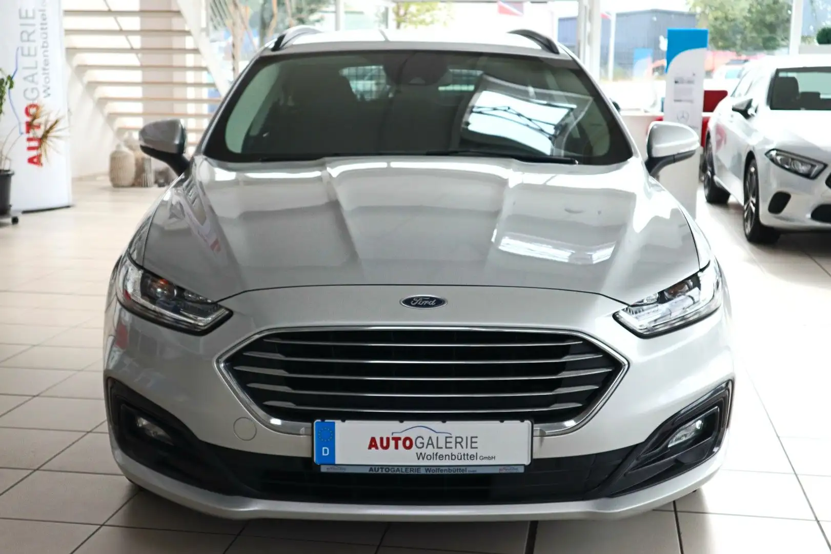 Ford Mondeo Turnier Trend LED AHK Navi Kamera PDC Zilver - 2