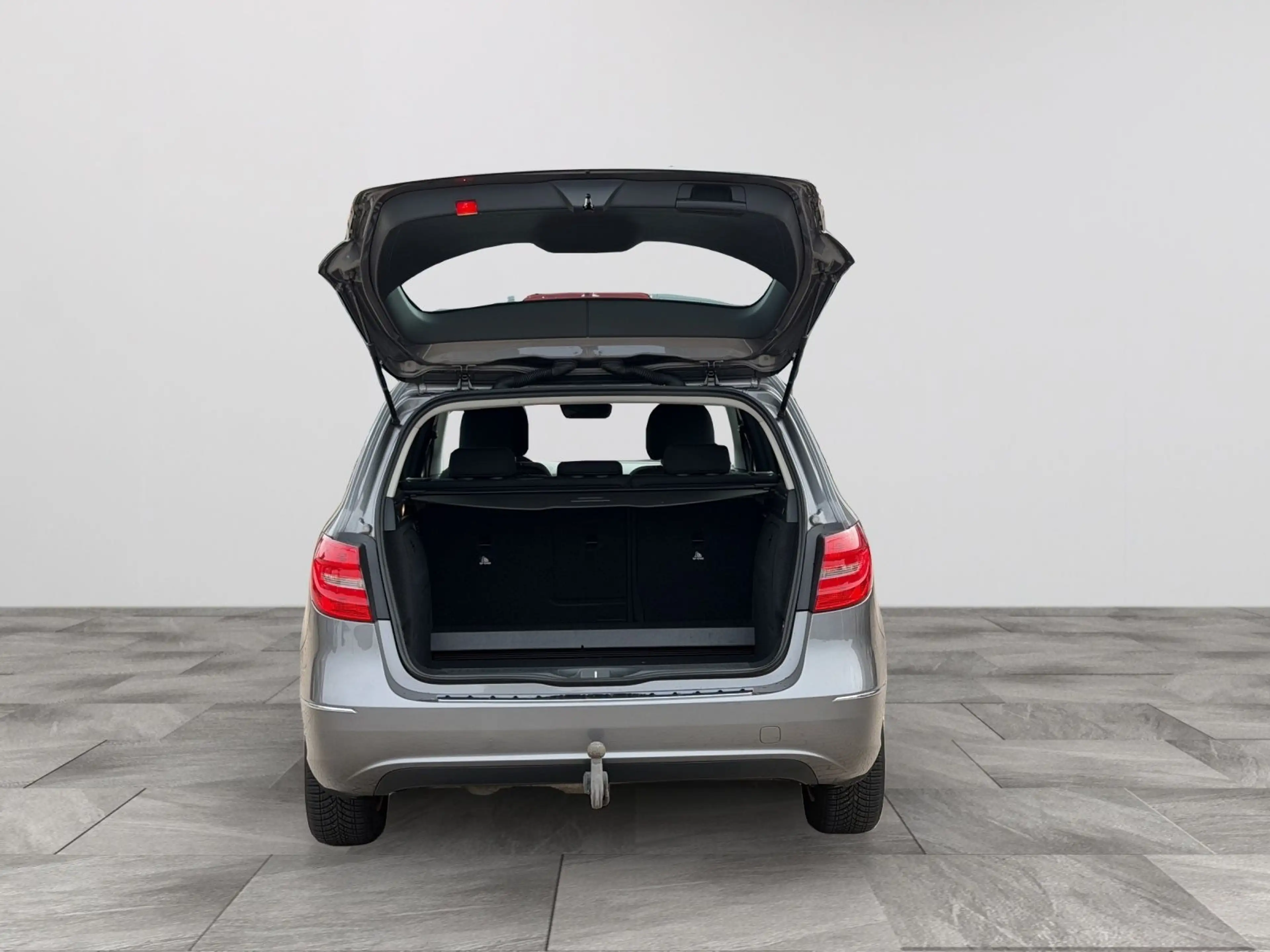 Mercedes-Benz B 180 TÜV NEU|SITZHEIZUNG|ALU|AHK — photo 13