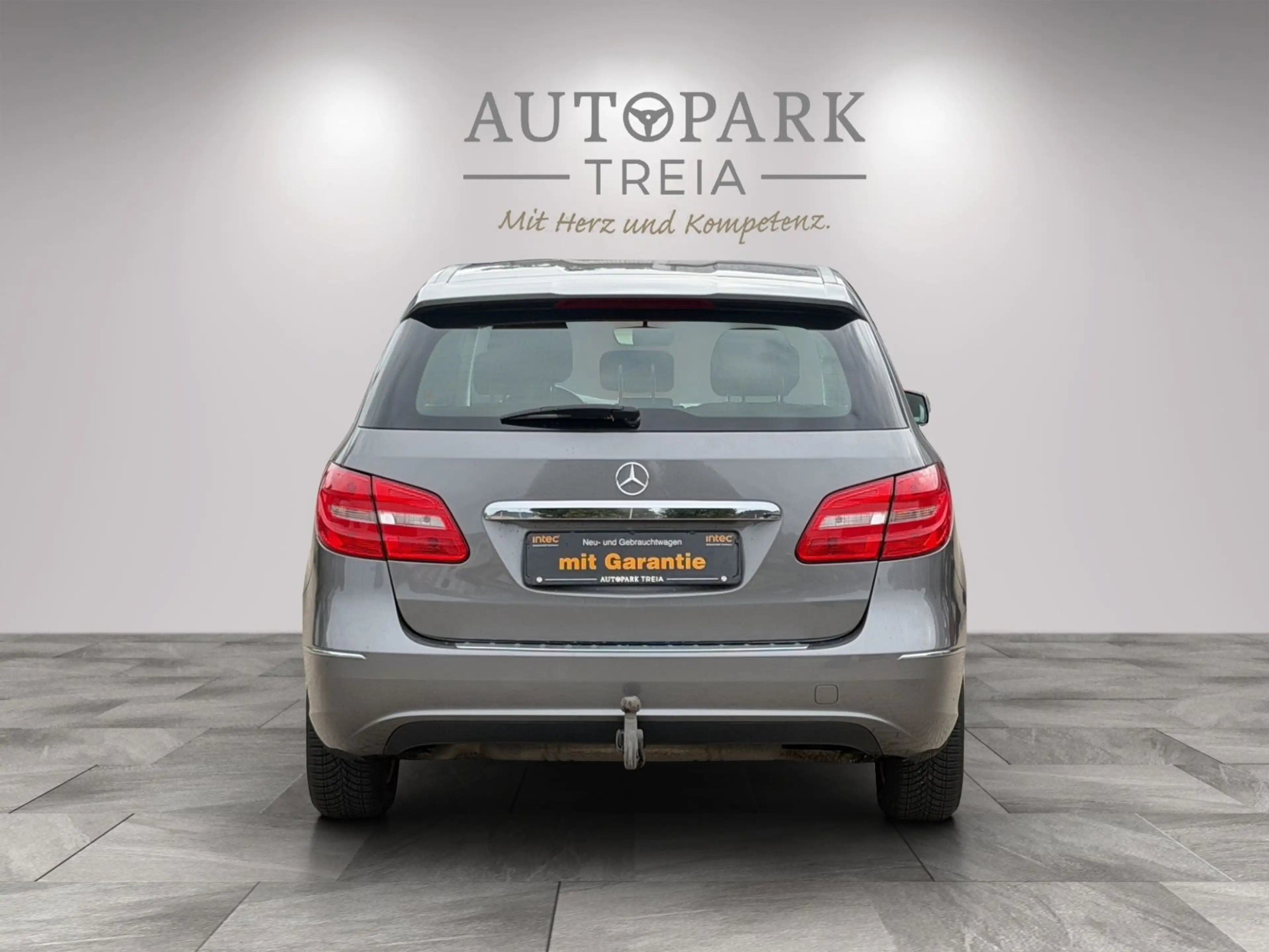 Mercedes-Benz B 180 TÜV NEU|SITZHEIZUNG|ALU|AHK — photo 12