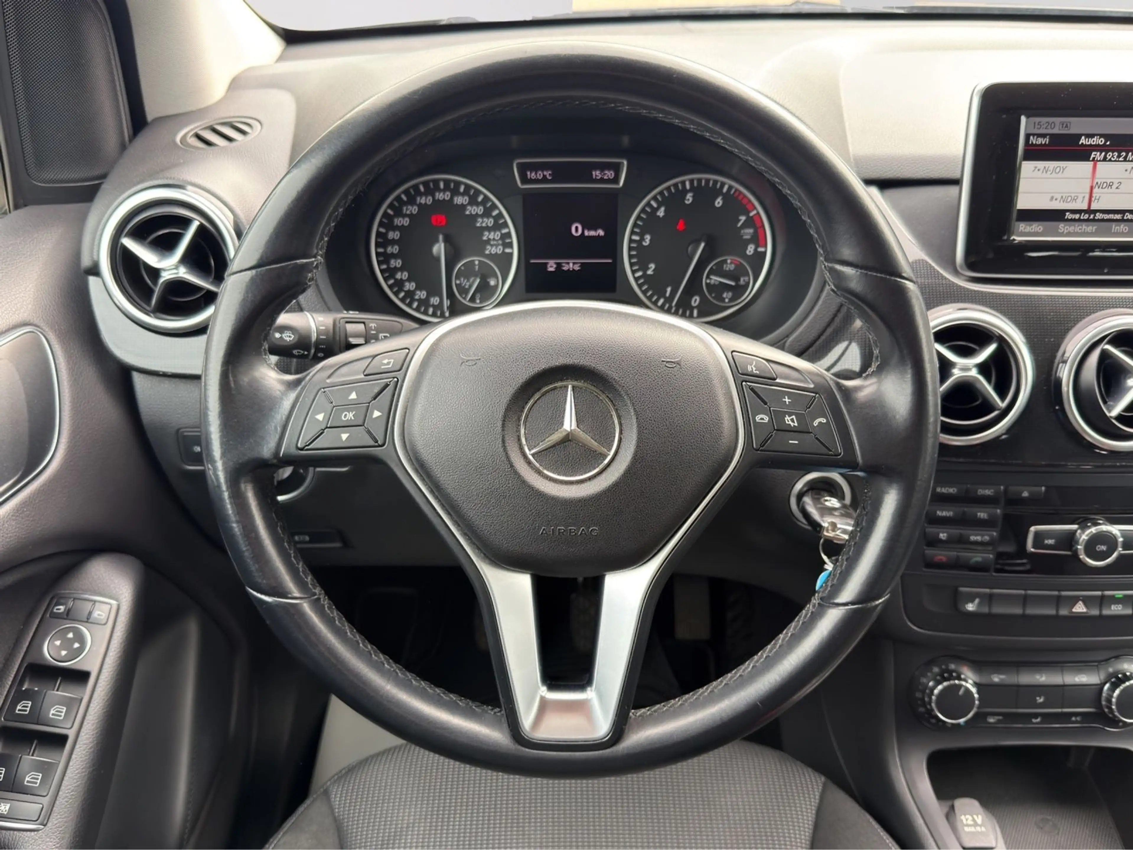 Mercedes-Benz B 180 TÜV NEU|SITZHEIZUNG|ALU|AHK — photo 7