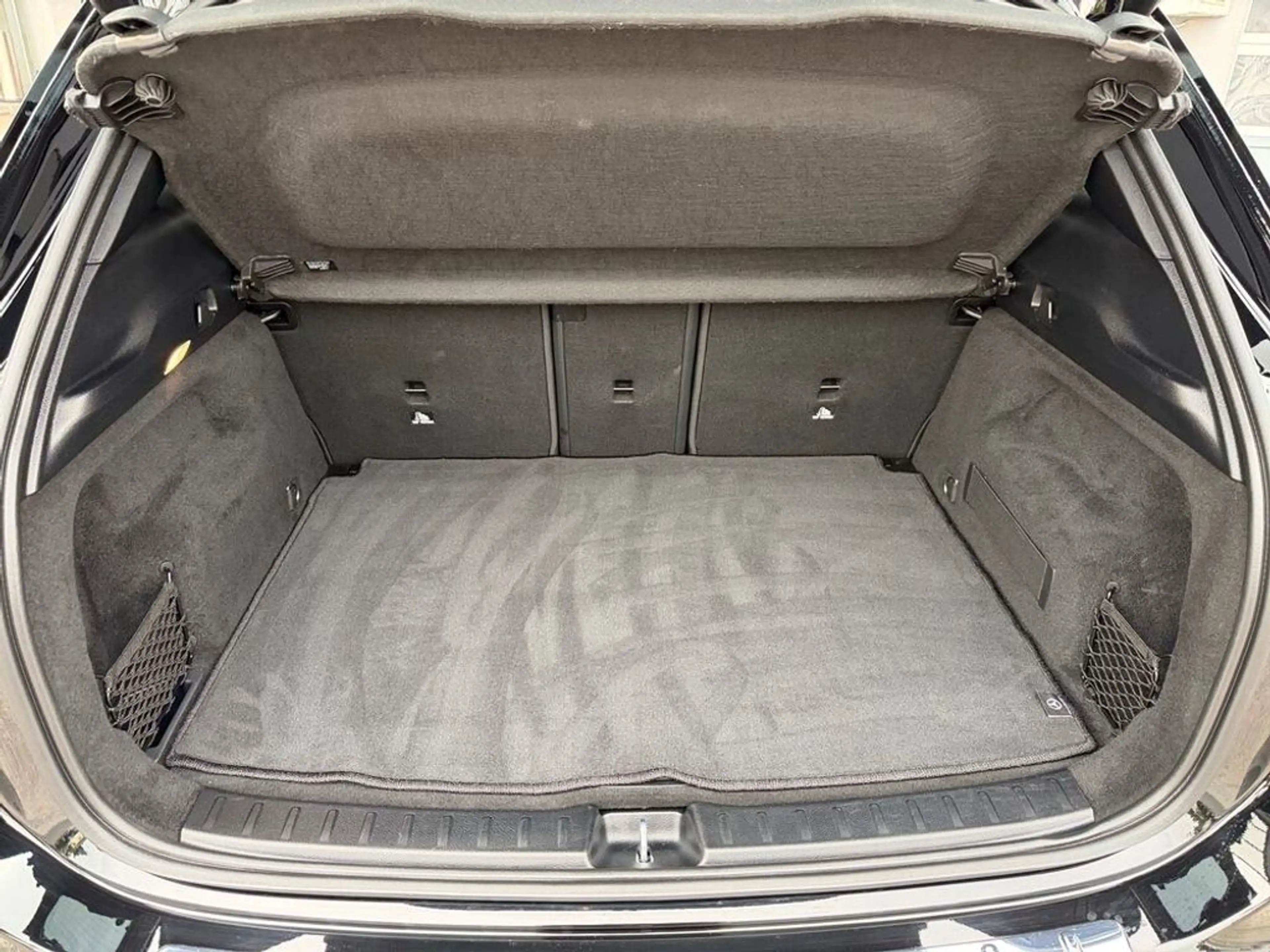 Mercedes-Benz GLA 200 d 4M | Parkpaket mit RFK | Easypack | Navi — photo 9