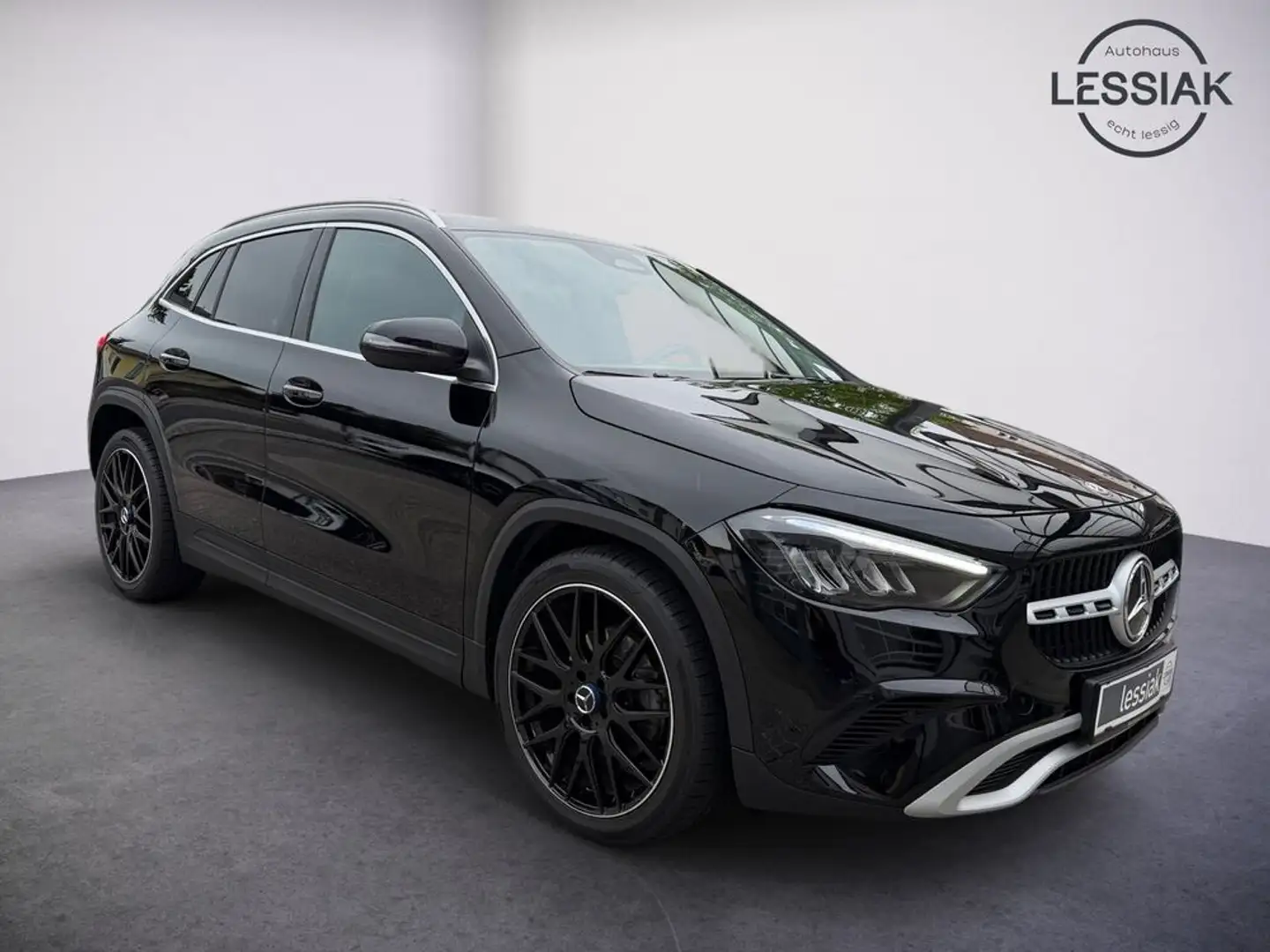 Mercedes-Benz GLA 200 d 4M | Parkpaket mit RFK | Easypack | Navi Schwarz - 2