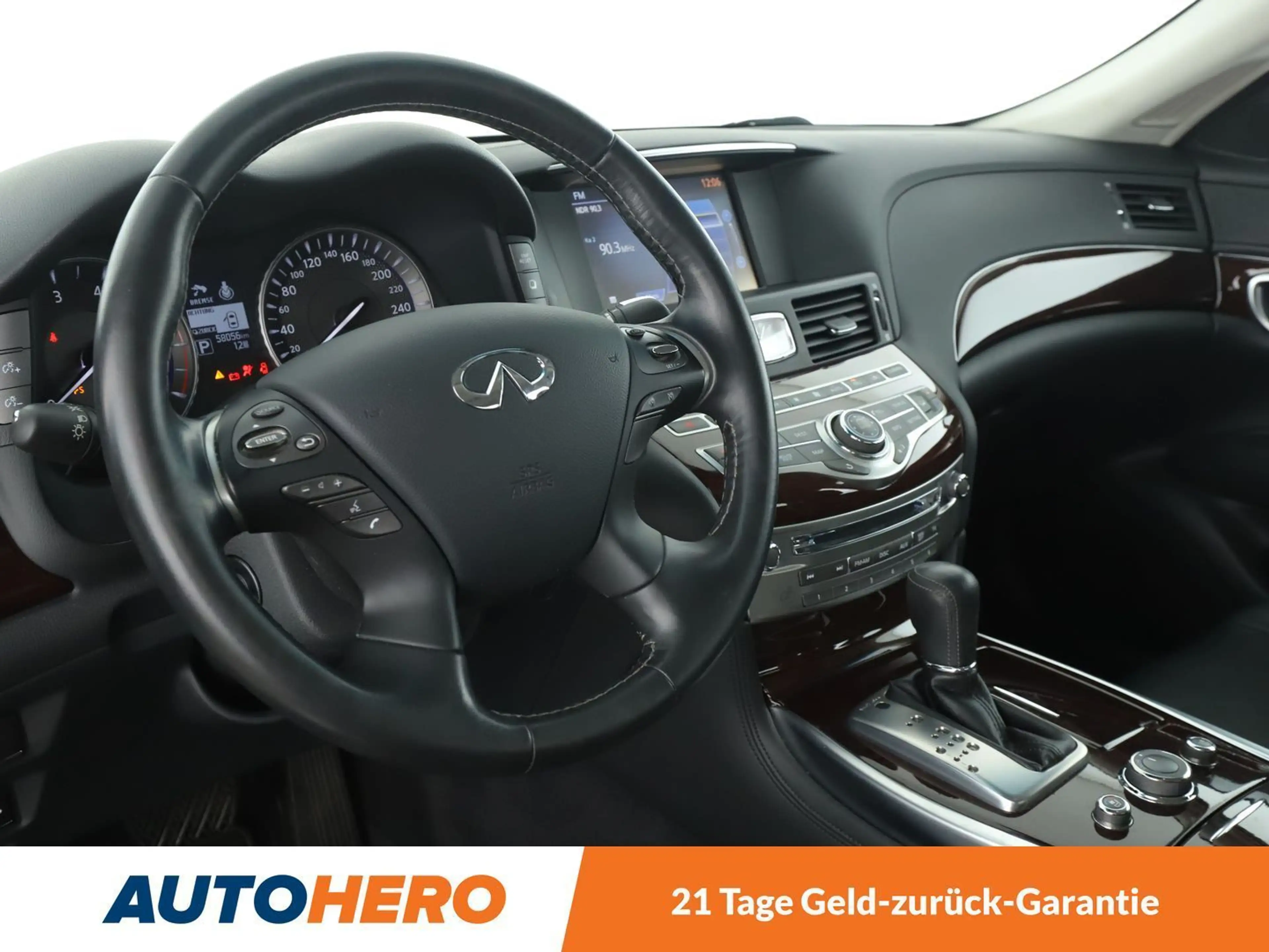 Infiniti Q70 2.2 Diesel Premium Aut.*NAVI*TEMPO*CAM*PDC*SHZ* — photo 11