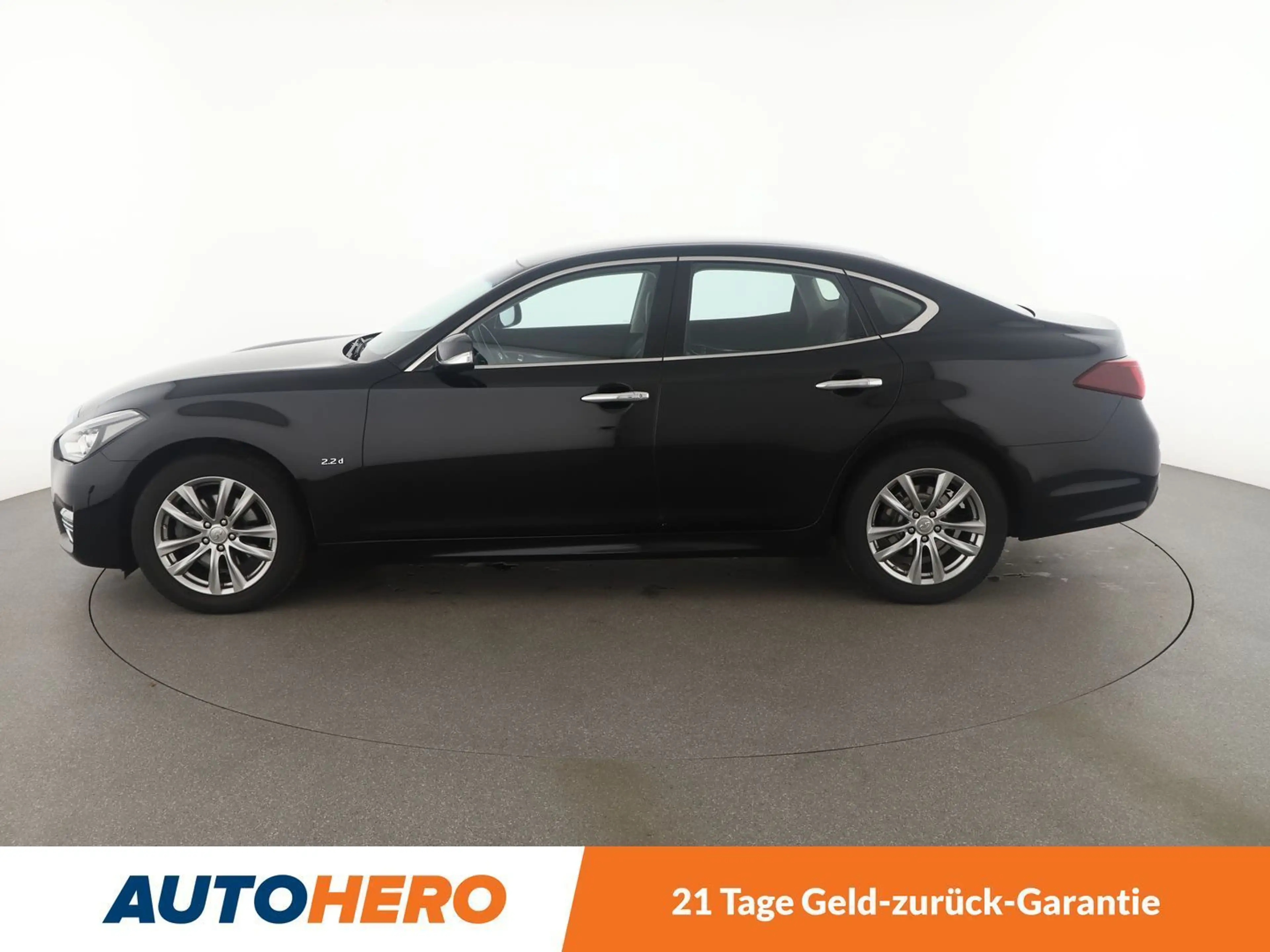 Infiniti Q70 2.2 Diesel Premium Aut.*NAVI*TEMPO*CAM*PDC*SHZ* — photo 3