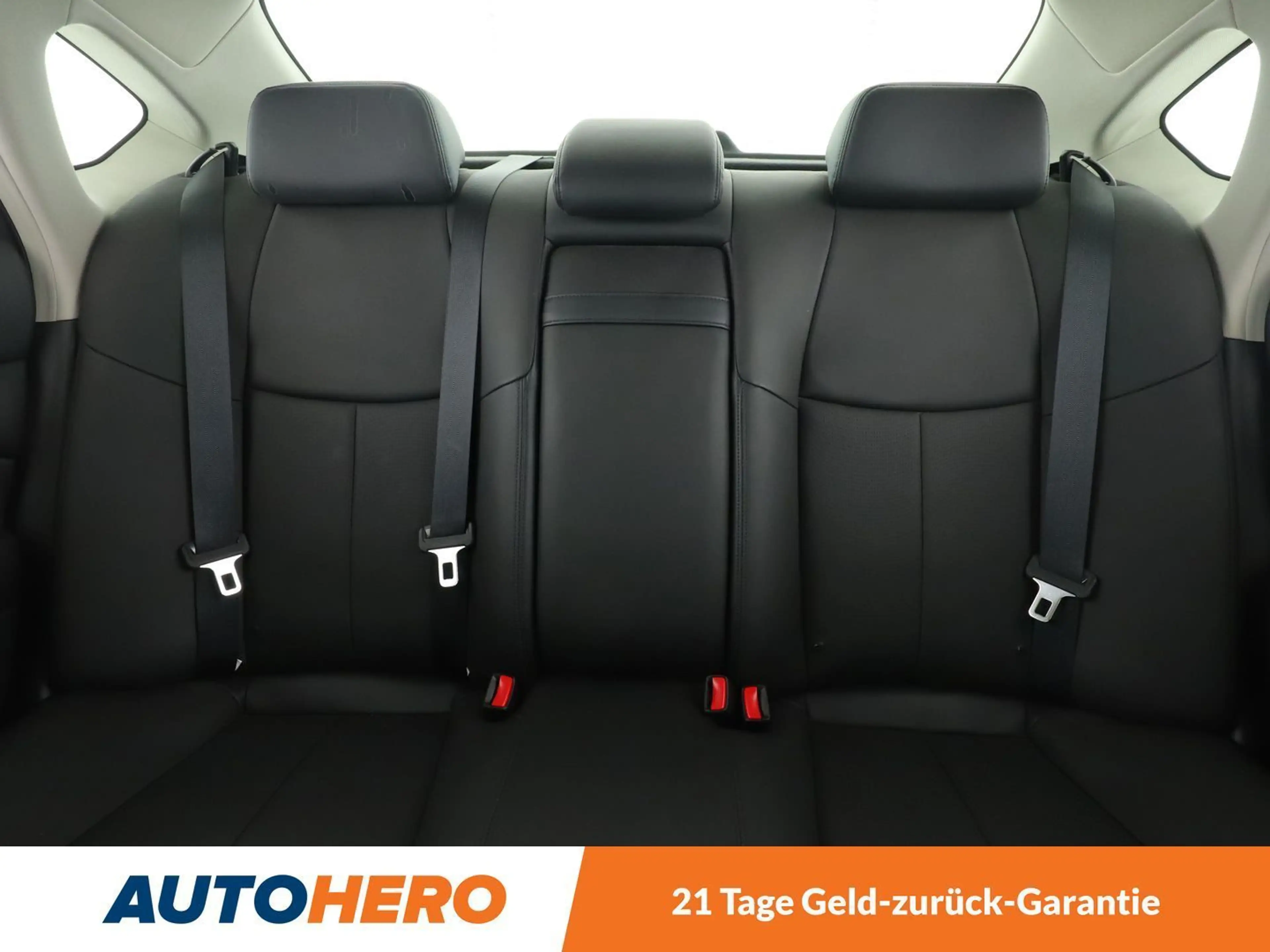 Infiniti Q70 2.2 Diesel Premium Aut.*NAVI*TEMPO*CAM*PDC*SHZ* — photo 15