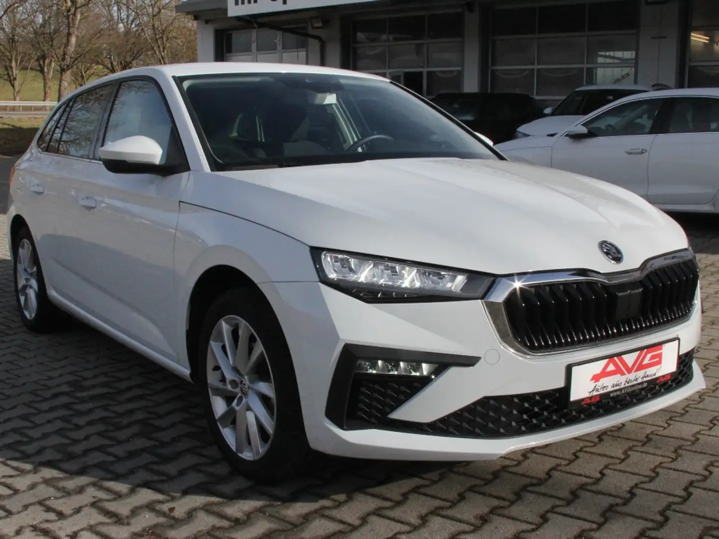 Skoda Scala Facelift Selection LED Sunset wirelessSL 17Z Weiß - 1