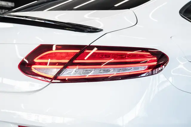 Mercedes-Benz C-Class view 8