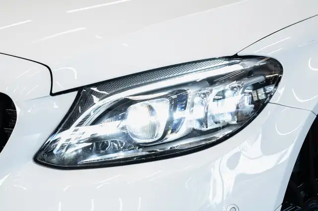 Mercedes-Benz C-Class view 4