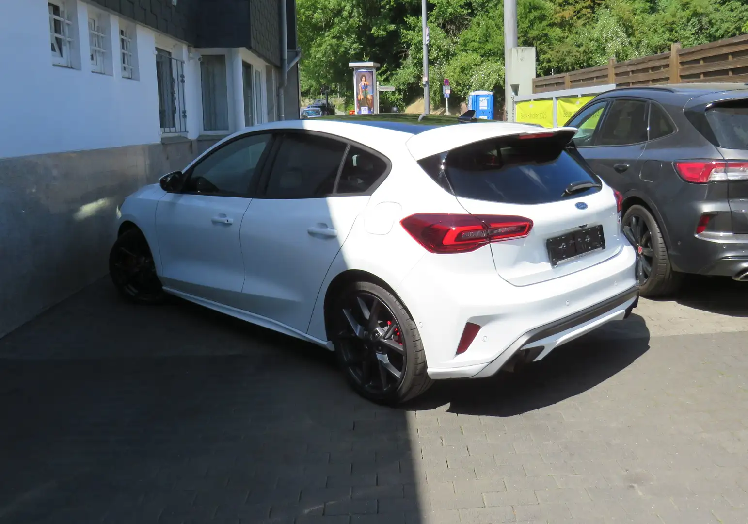 Ford Focus ST X // Pano, ACC, R-kam, B&O, HUD Weiß - 2