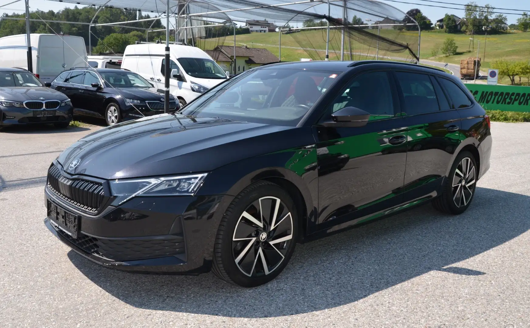 Skoda Octavia Octavia Kombi 2,0TDI Sportline DSG MATRIX AHV Schwarz - 2