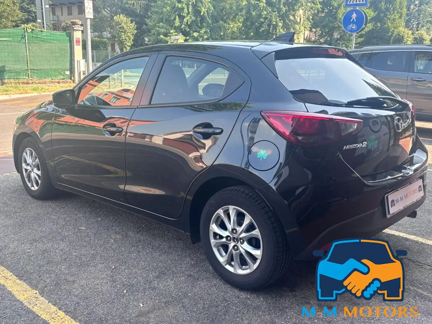 Mazda 2 1.5 Skyactiv-G Evolve Noir - 2