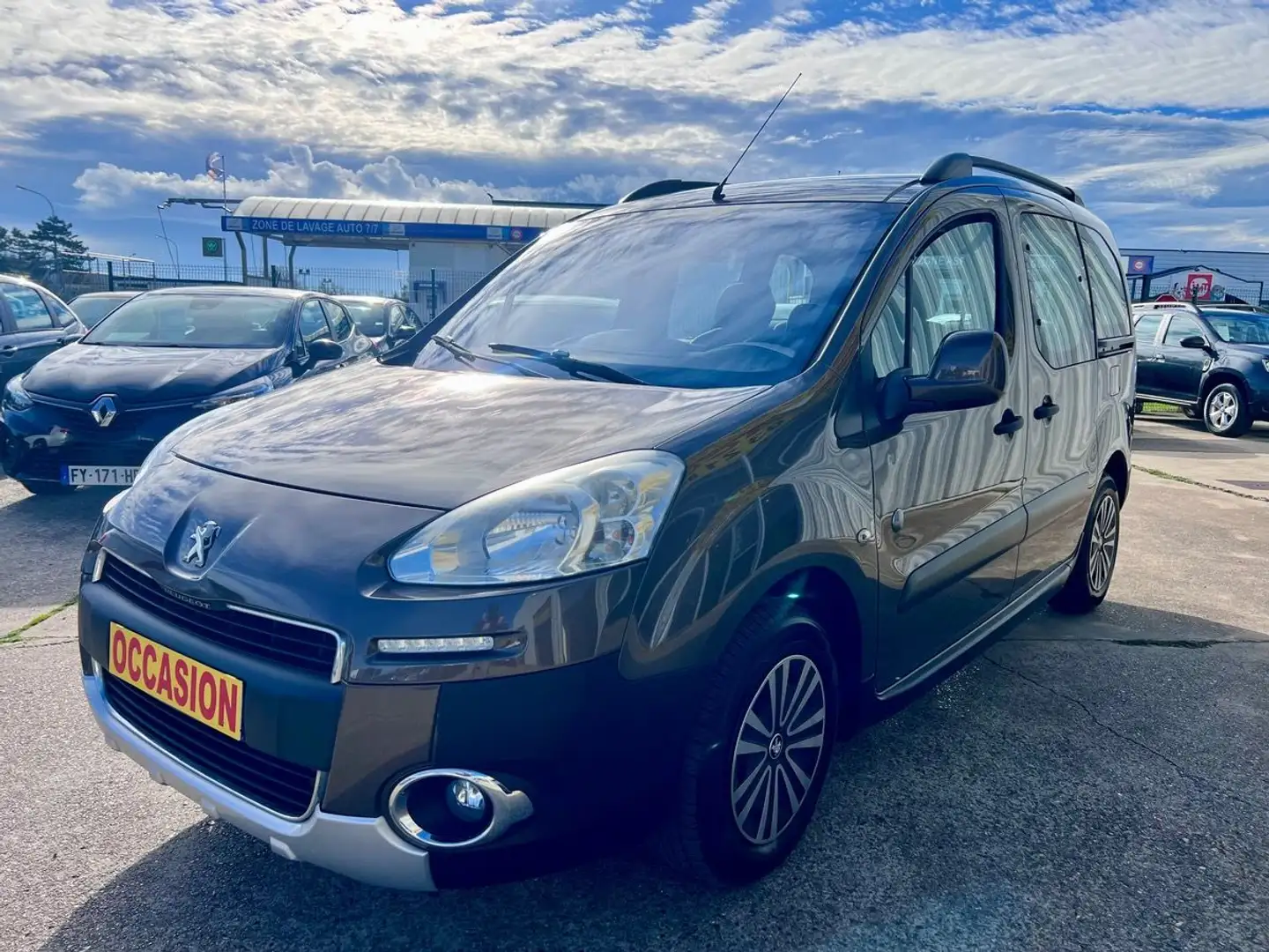 Peugeot Partner OUTDOOR 1.6 HDI 115CH / Première MAIN / CARNET 100% - 2