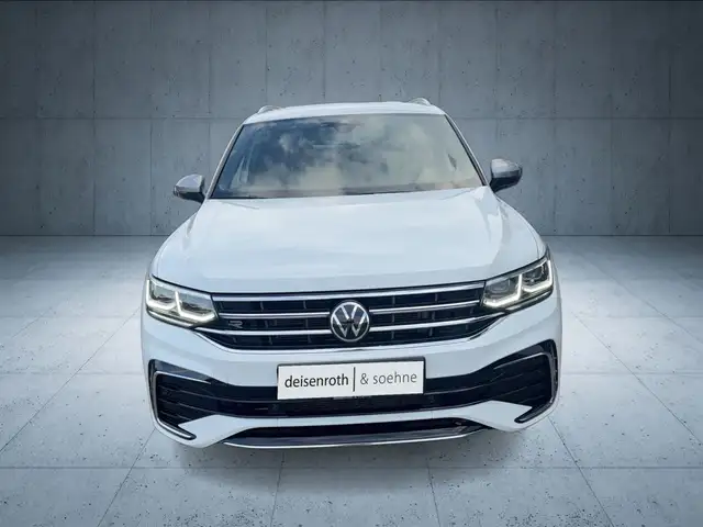 Volkswagen Tiguan Allspace view 8