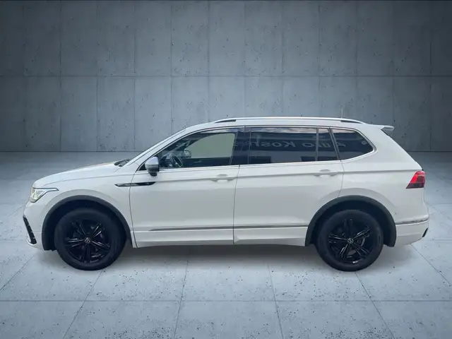 Volkswagen Tiguan Allspace view 2