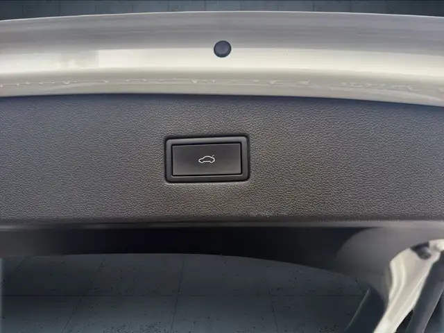 Volkswagen Tiguan Allspace view 14