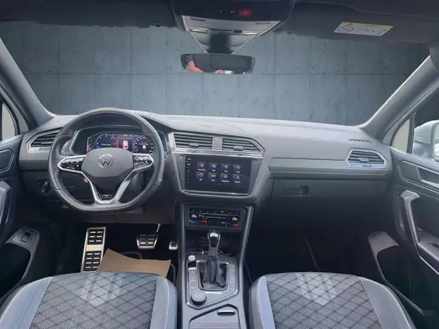 Volkswagen Tiguan Allspace view 11