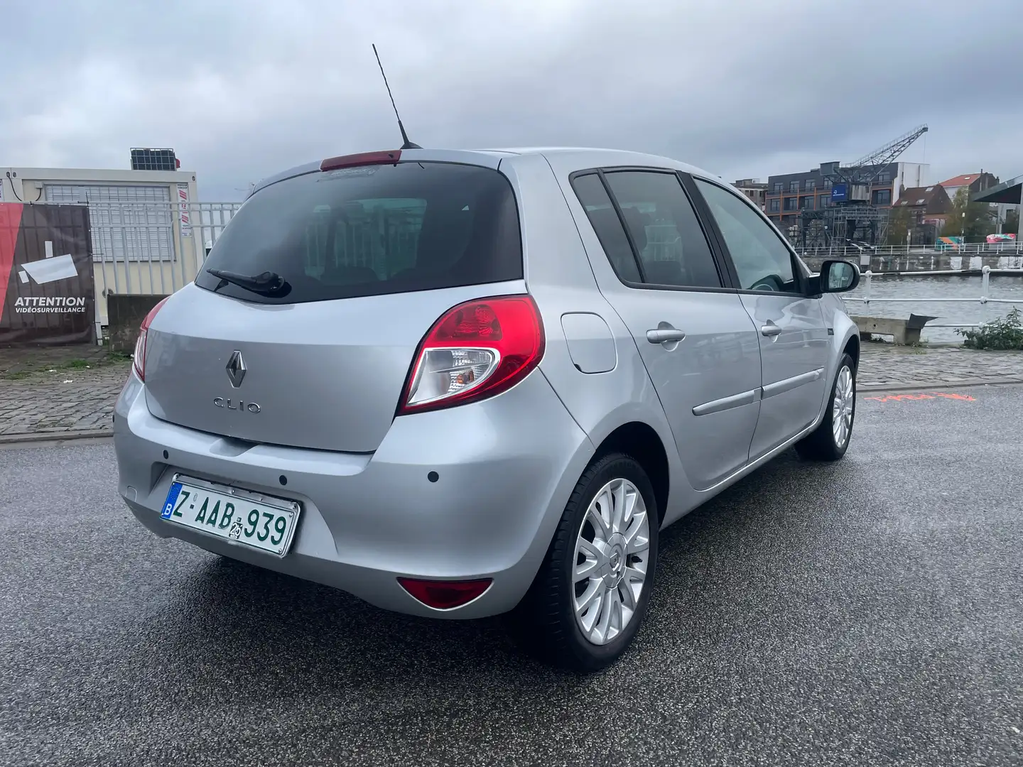 Renault Clio Clio 1.2i TomTom Edition Argent - 2