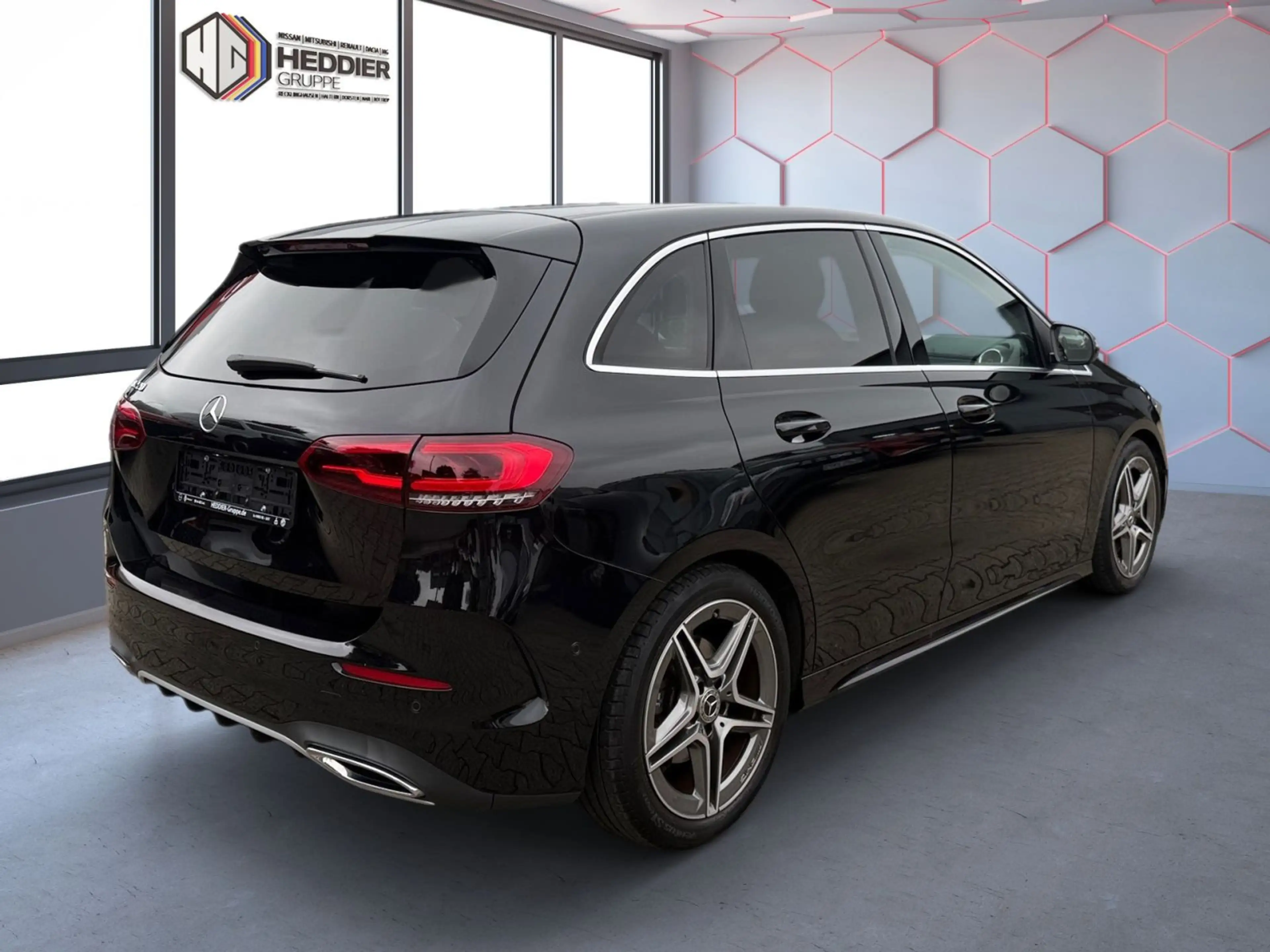 Mercedes-Benz B 220 AUTOMATIK *AMG-LINE*BURMESTER* MEMORY* — photo 3