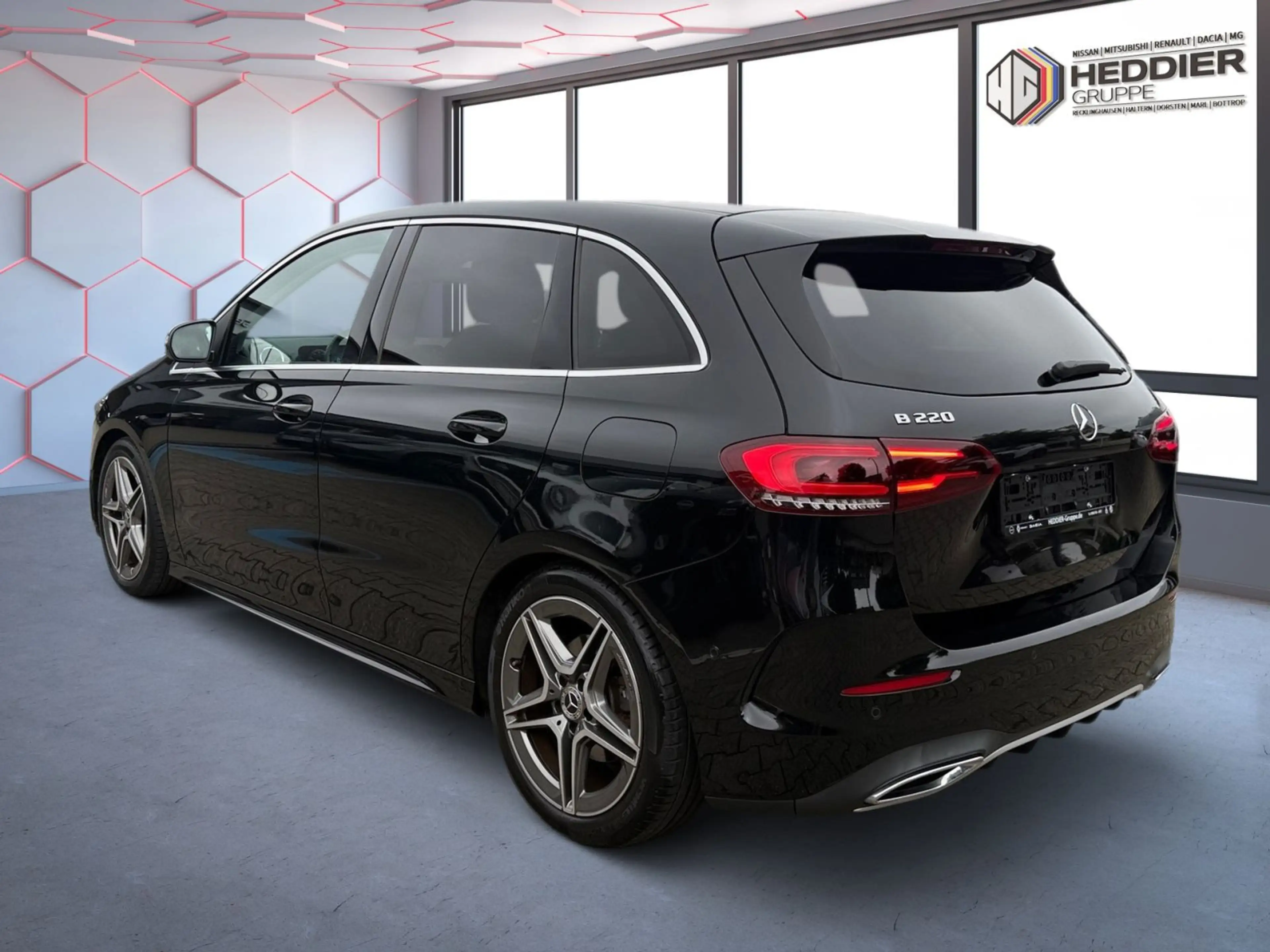 Mercedes-Benz B 220 AUTOMATIK *AMG-LINE*BURMESTER* MEMORY* — photo 4