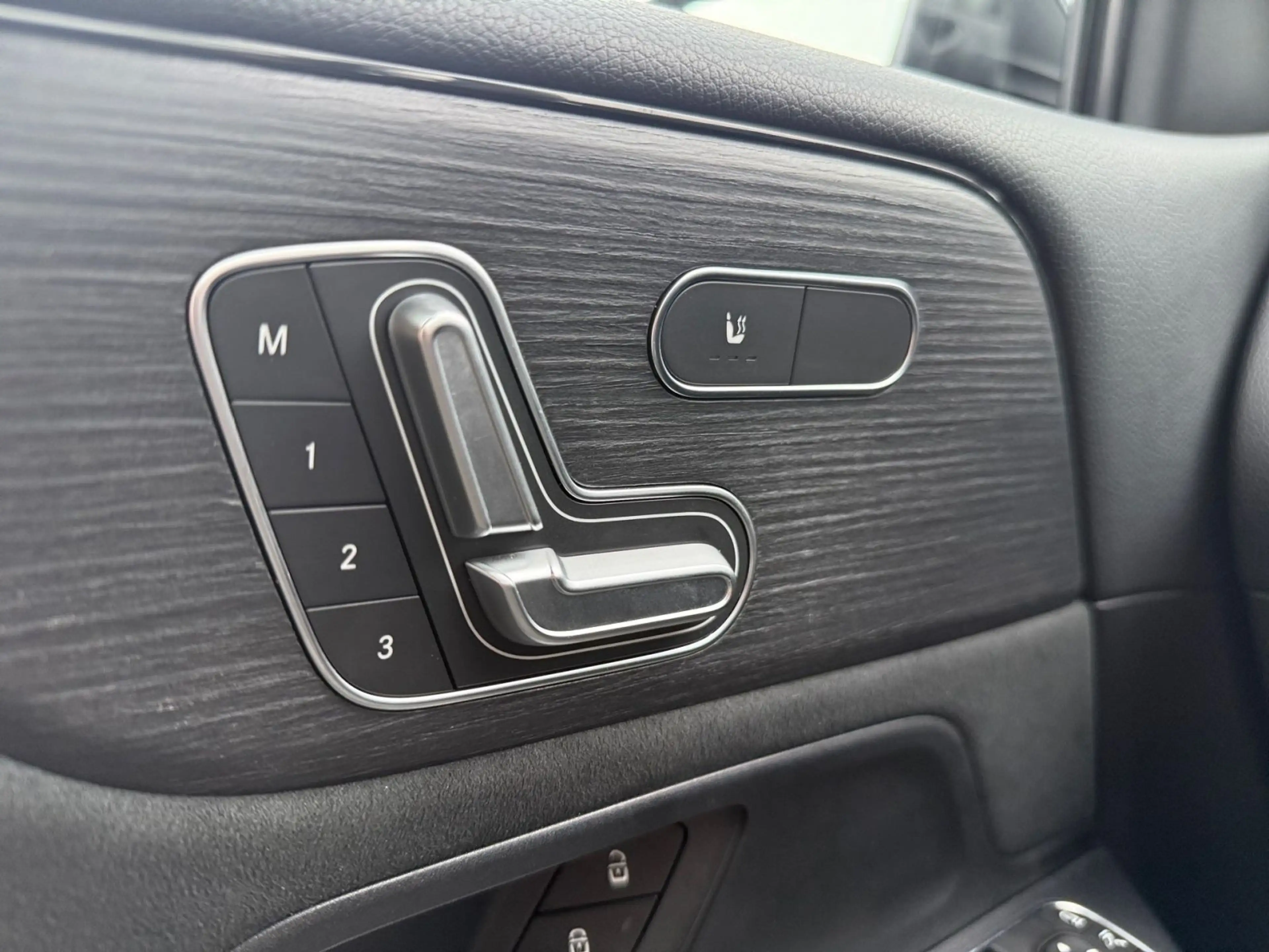 Mercedes-Benz B 220 AUTOMATIK *AMG-LINE*BURMESTER* MEMORY* — photo 13