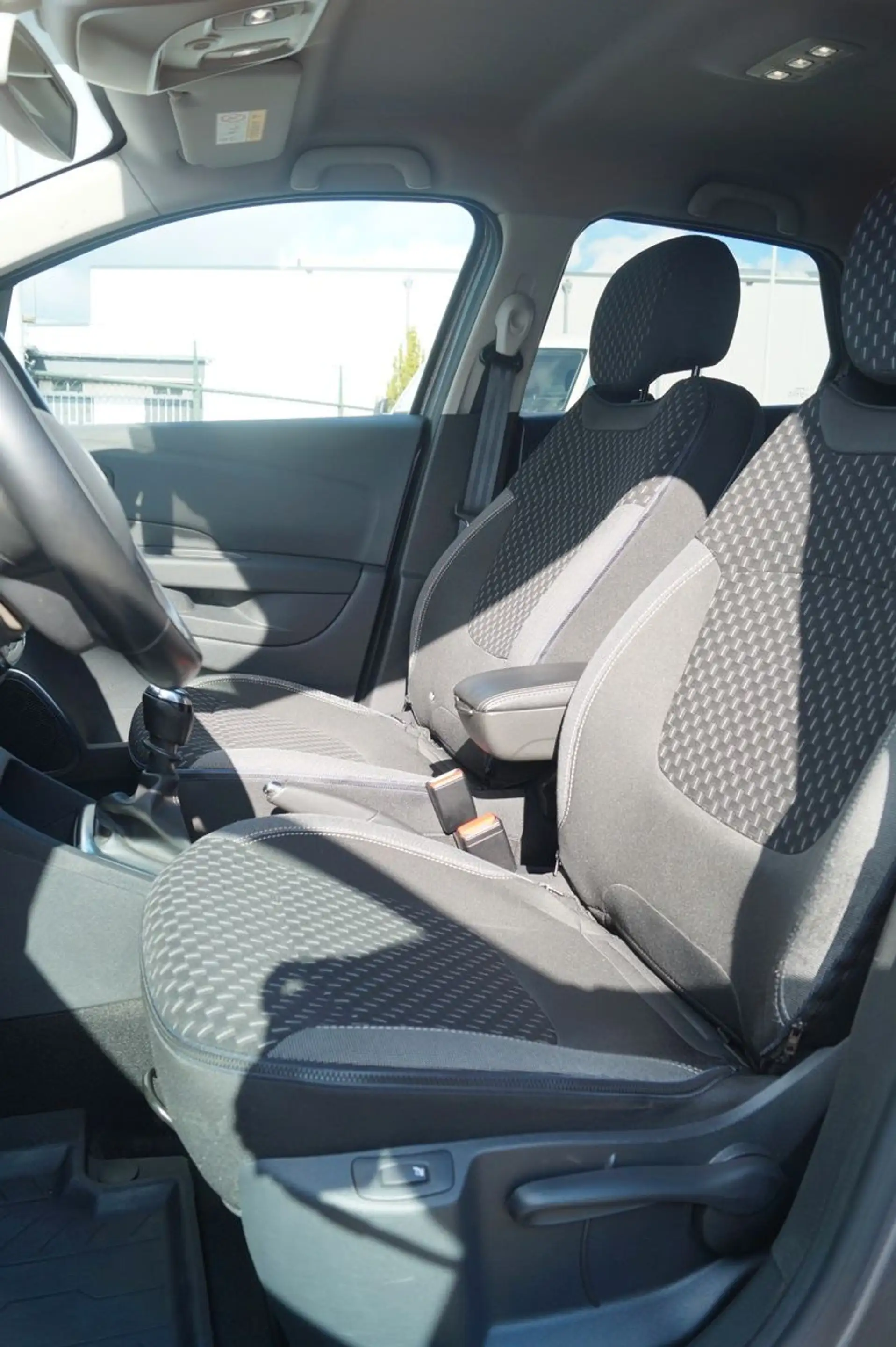 Renault Captur *Navi*DAB*Kamera*SHZ*LED*Tempomat*PDC* — photo 13