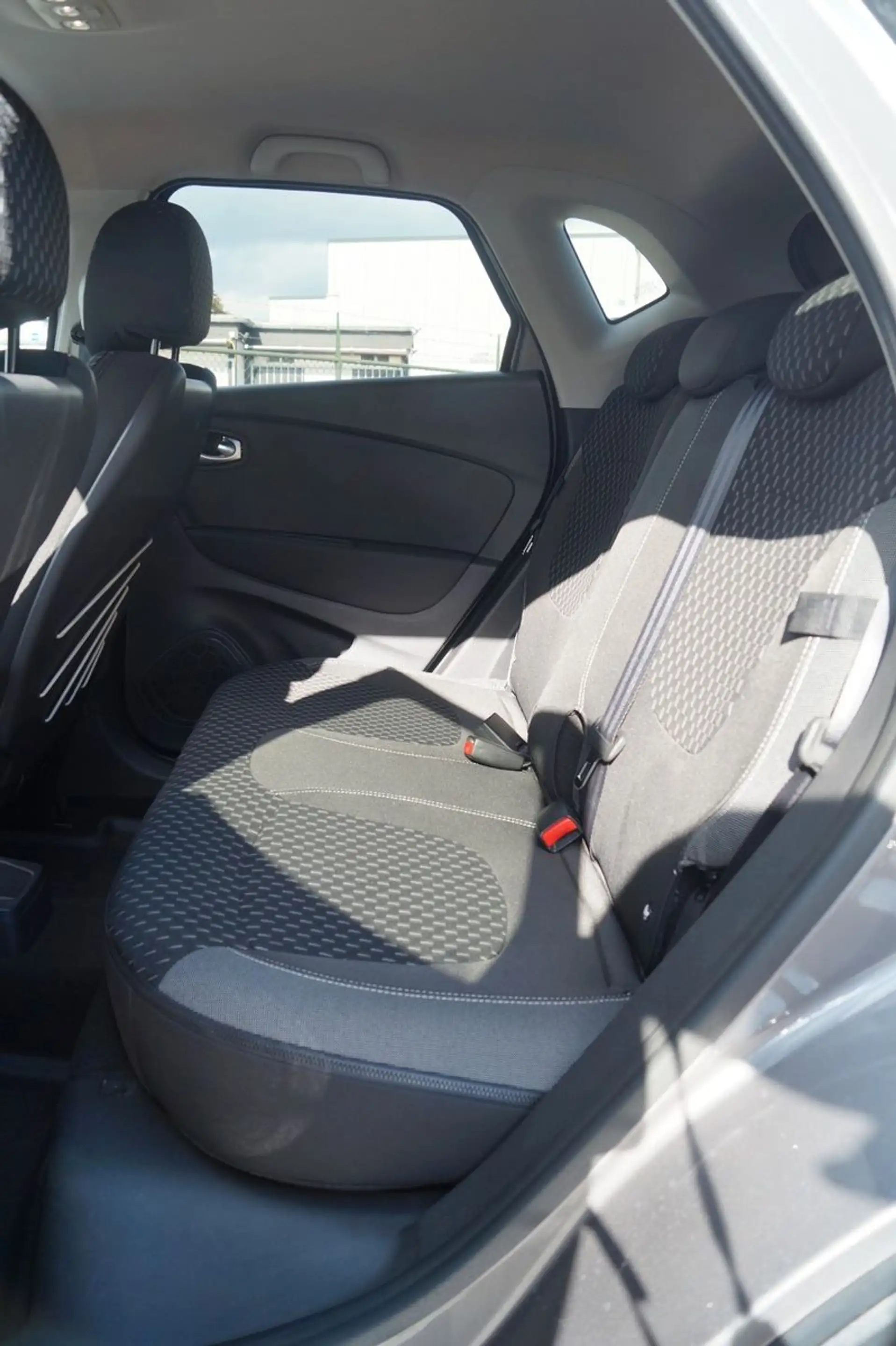 Renault Captur *Navi*DAB*Kamera*SHZ*LED*Tempomat*PDC* — photo 15
