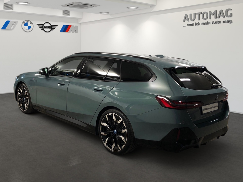 BMW 550 e xDrive M-Sport-Pro*IconicGlow*HeadUp*ParkAssistP — photo 4