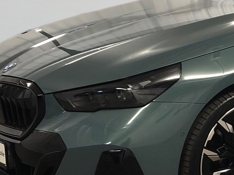 BMW 550 e xDrive M-Sport-Pro*IconicGlow*HeadUp*ParkAssistP — photo 5