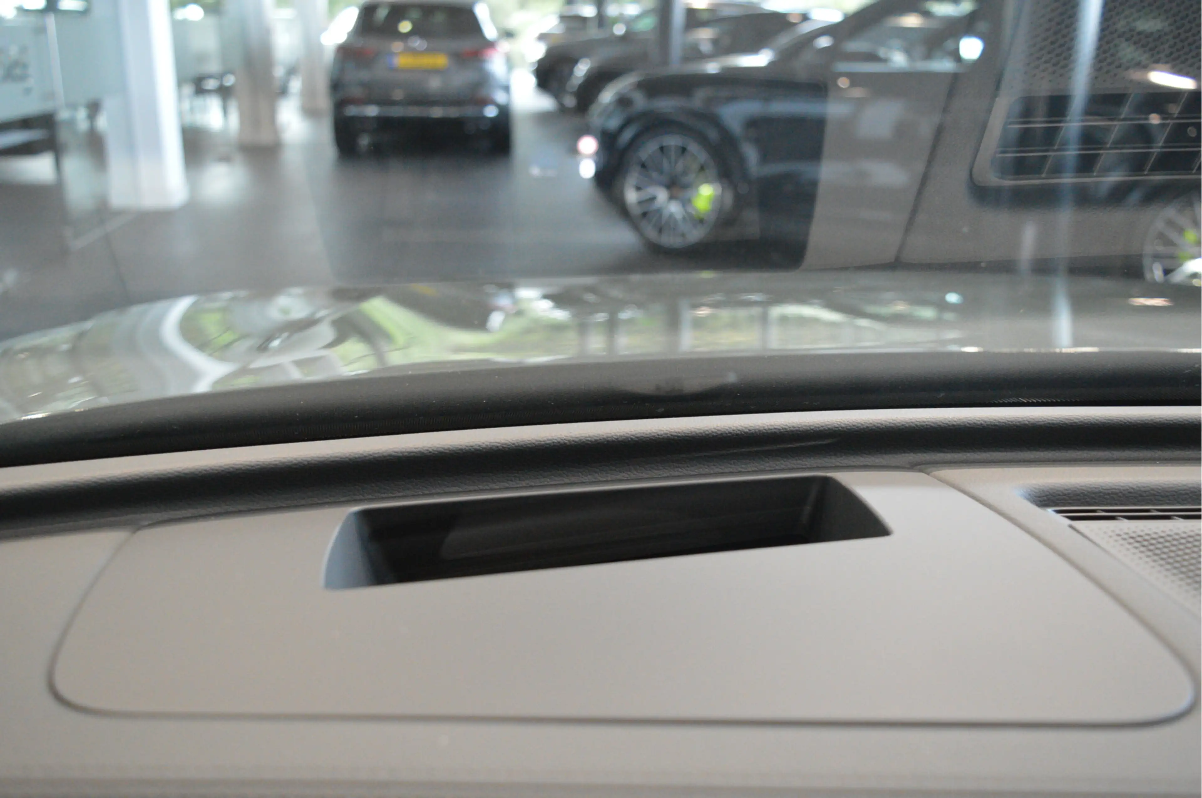 Volkswagen Tiguan 1.5 eHybrid 3X R-LINE Black Style head up pano 20 — photo 20