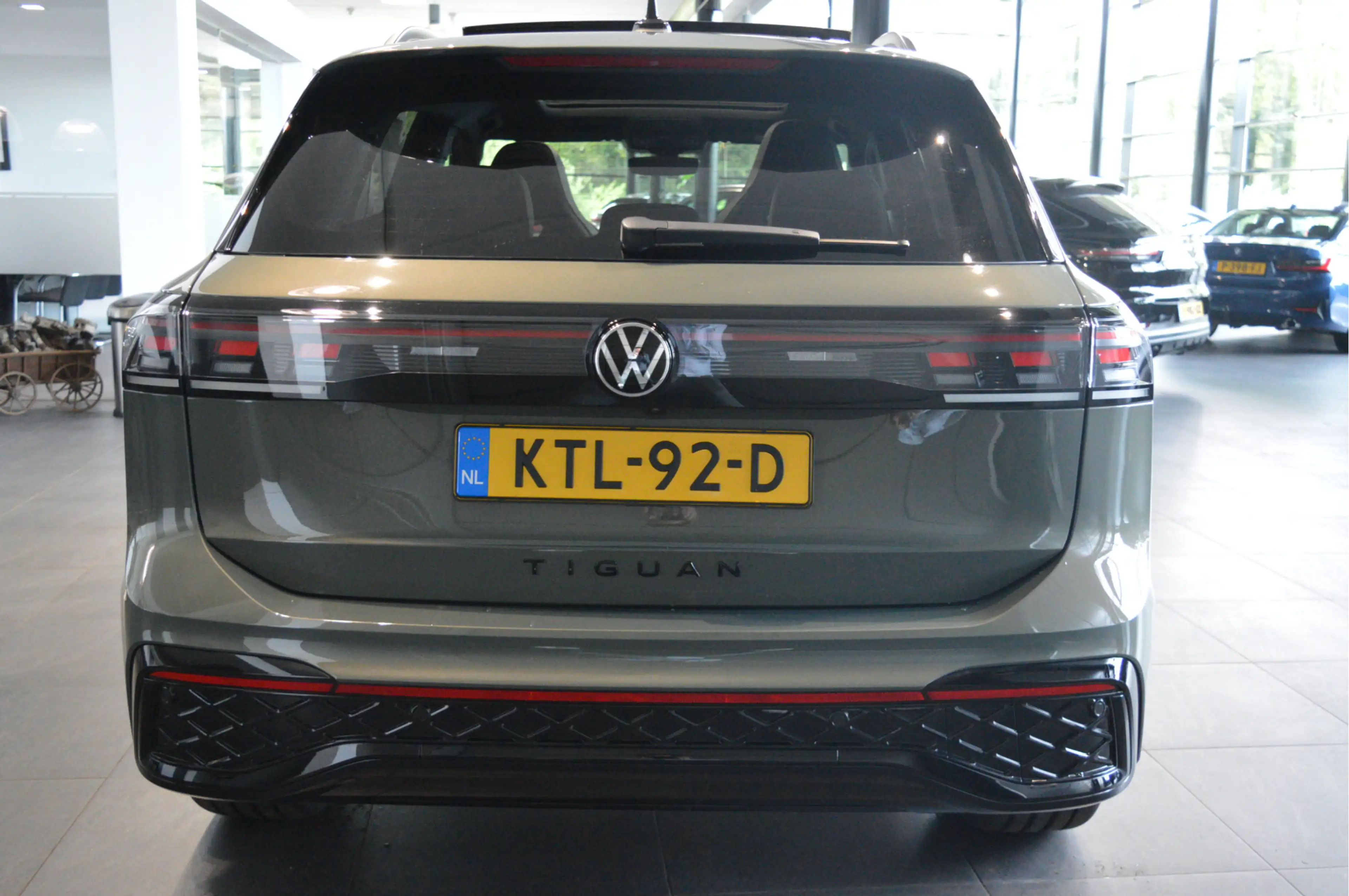 Volkswagen Tiguan 1.5 eHybrid 3X R-LINE Black Style head up pano 20 — photo 5