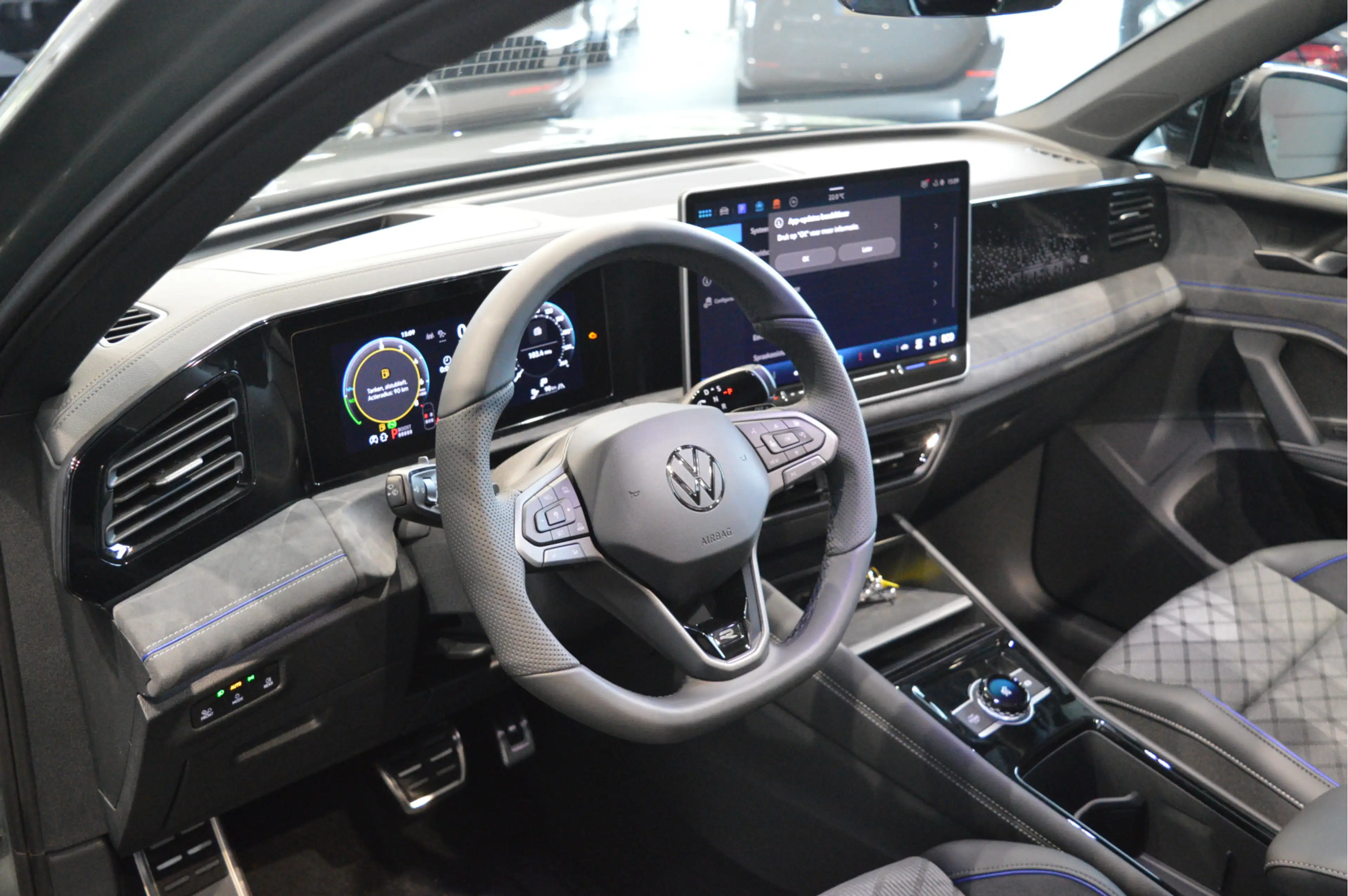 Volkswagen Tiguan 1.5 eHybrid 3X R-LINE Black Style head up pano 20 — photo 19