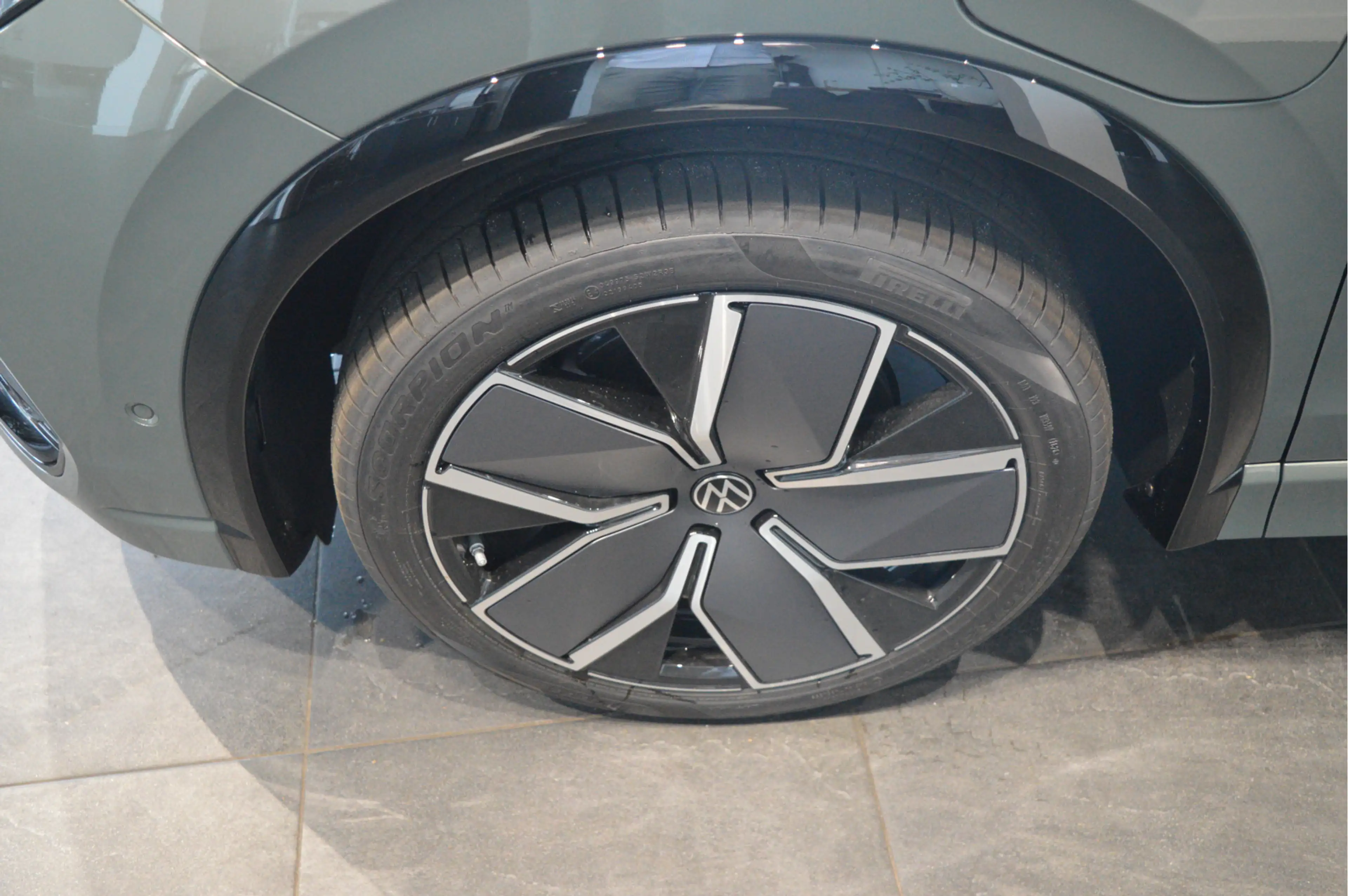 Volkswagen Tiguan 1.5 eHybrid 3X R-LINE Black Style head up pano 20 — photo 11