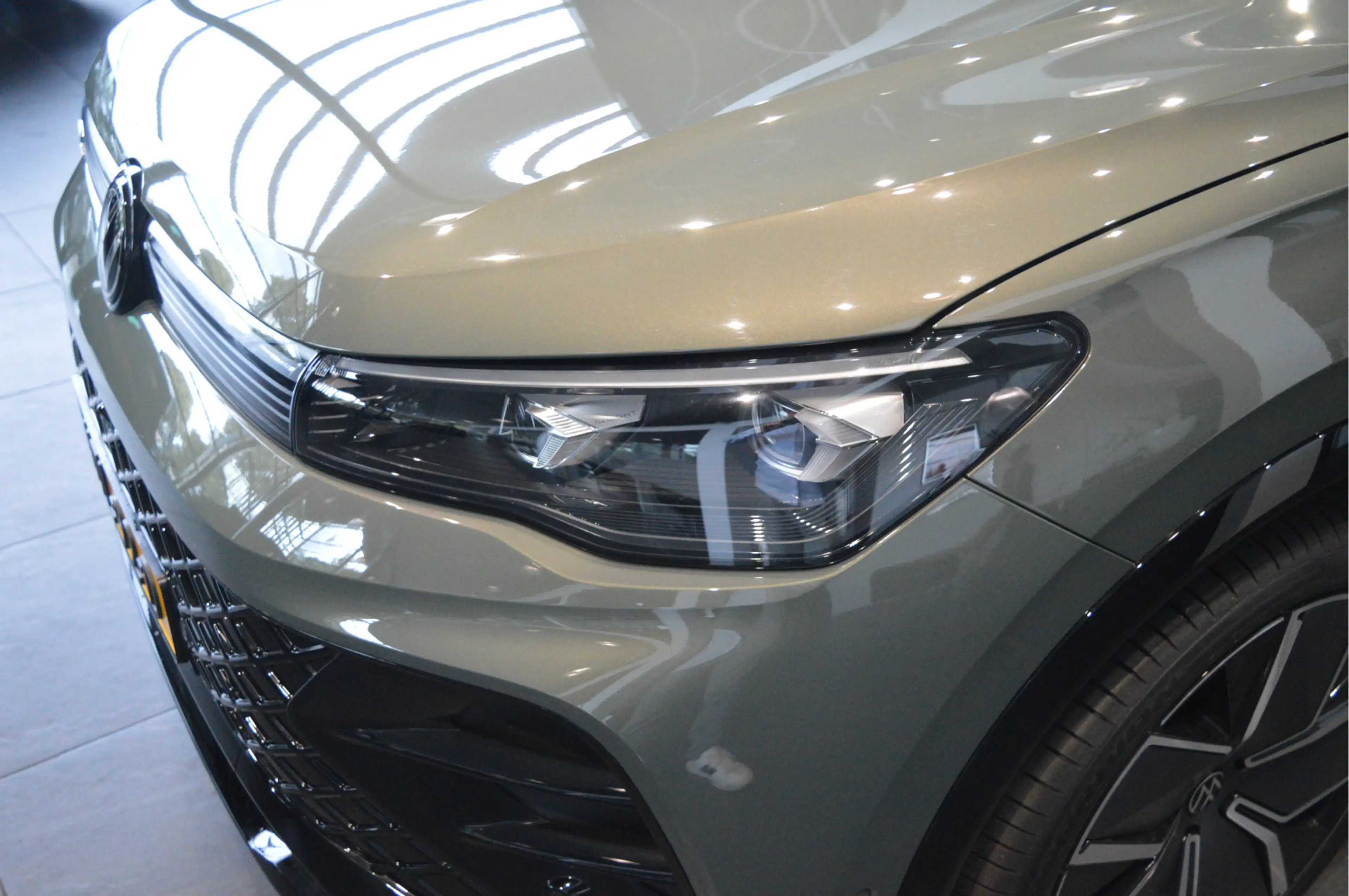 Volkswagen Tiguan 1.5 eHybrid 3X R-LINE Black Style head up pano 20 — photo 10