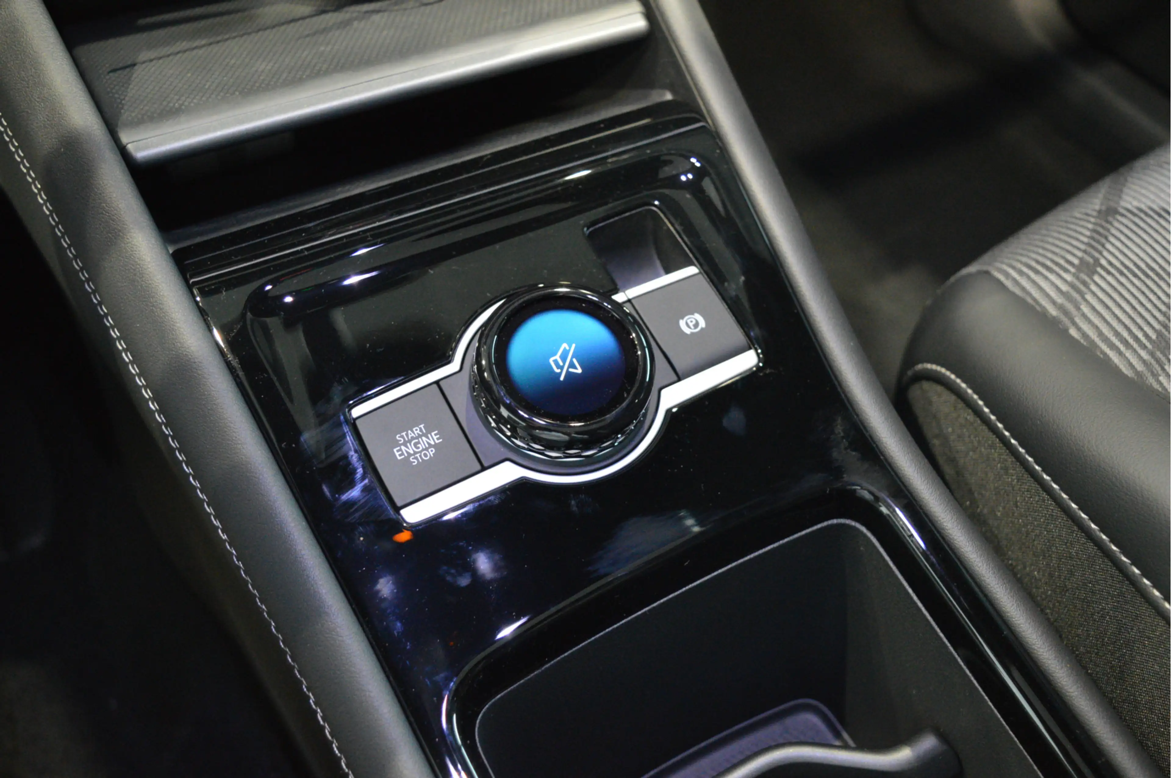 Volkswagen Tiguan 1.5 eHybrid 3X R-LINE Black Style head up pano 20 — photo 26