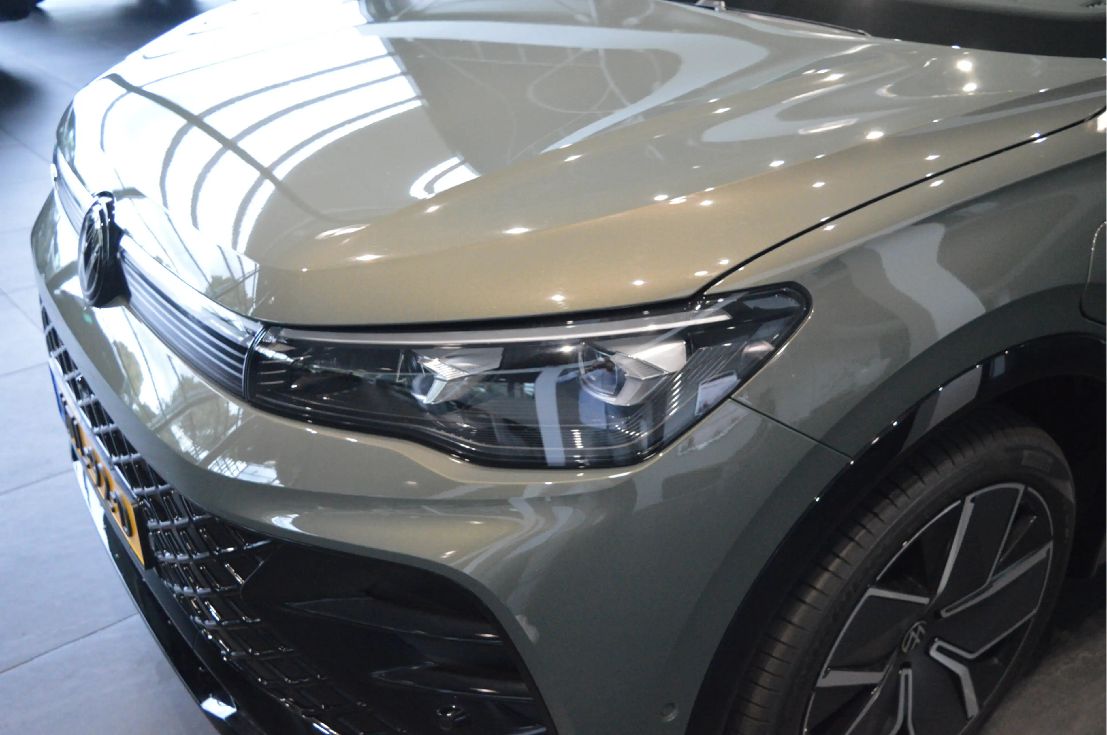 Volkswagen Tiguan 1.5 eHybrid 3X R-LINE Black Style head up pano 20 — photo 9