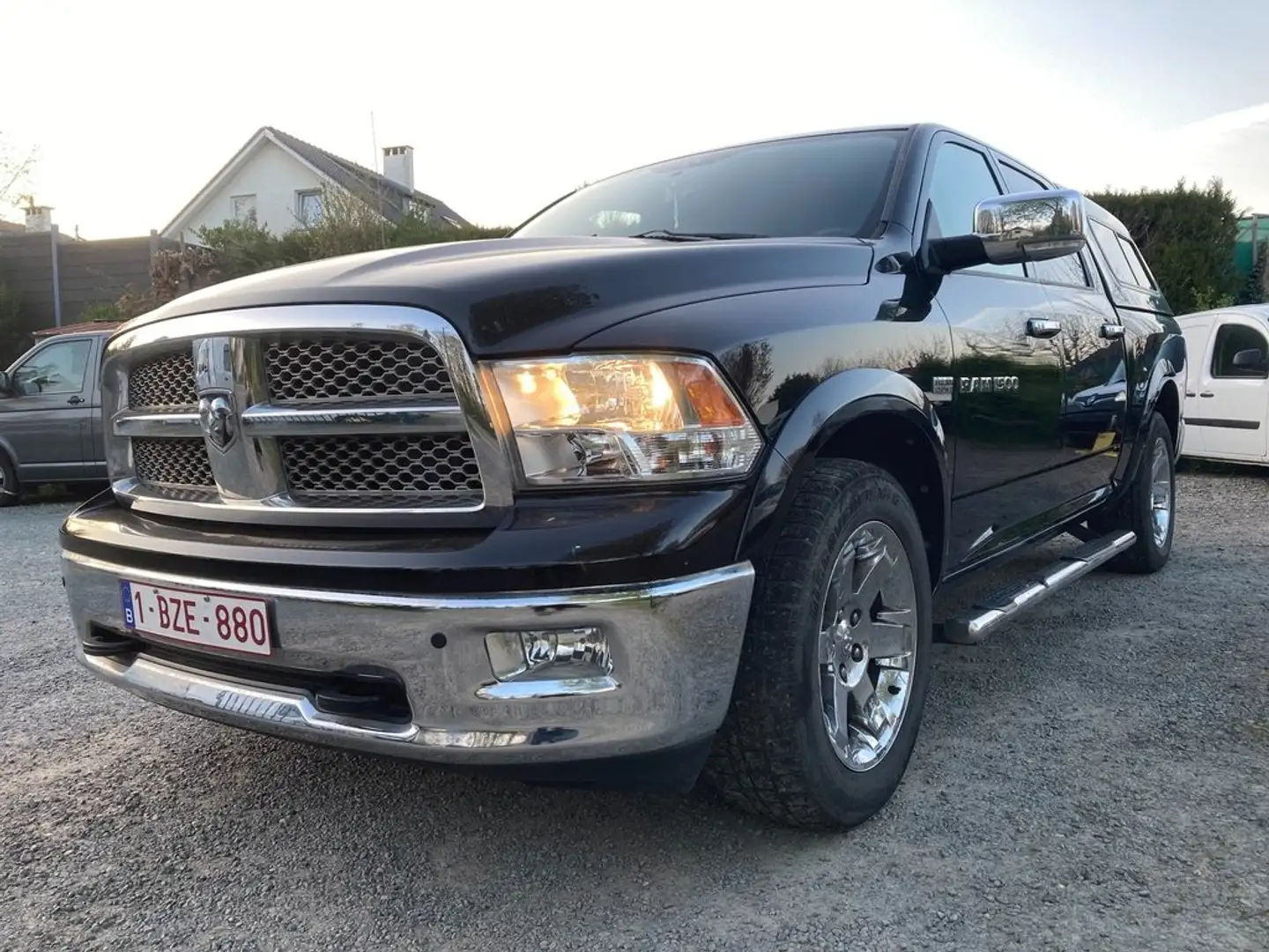 Dodge RAM 5700cc LPG Laramie Utilitaire 5 pl. Lichtevracht Černá - 1