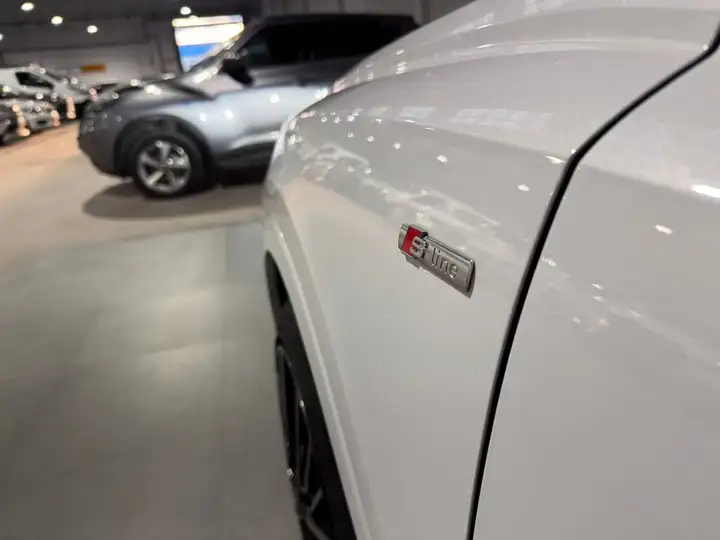 Audi Q3 S line 35 TDI 2021, foto 22