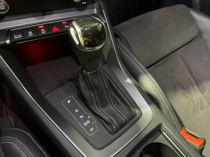 Audi Q3 S line 35 TDI 2021, foto 17