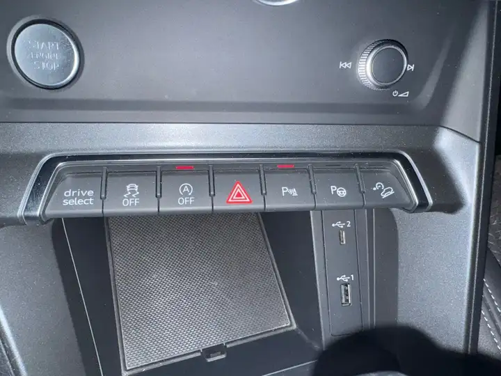 Audi Q3 S line 35 TDI 2021, foto 15