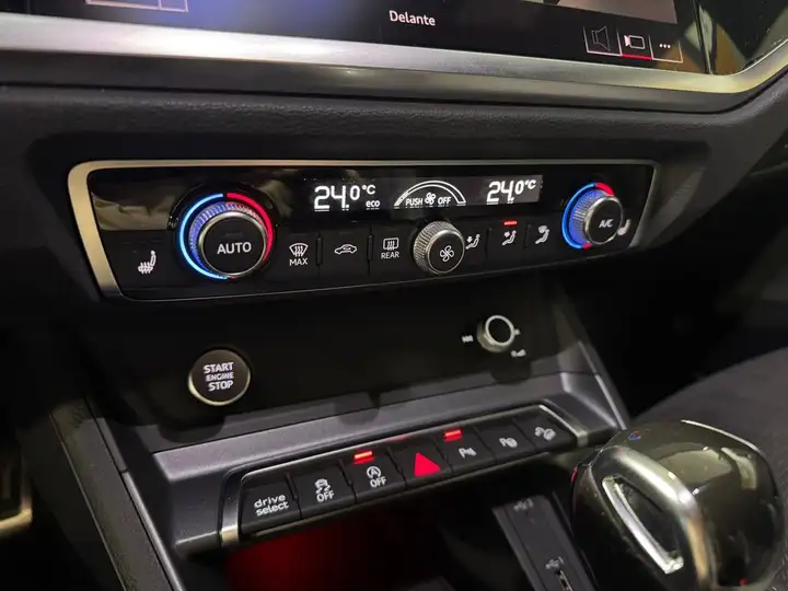 Audi Q3 S line 35 TDI 2021, foto 10